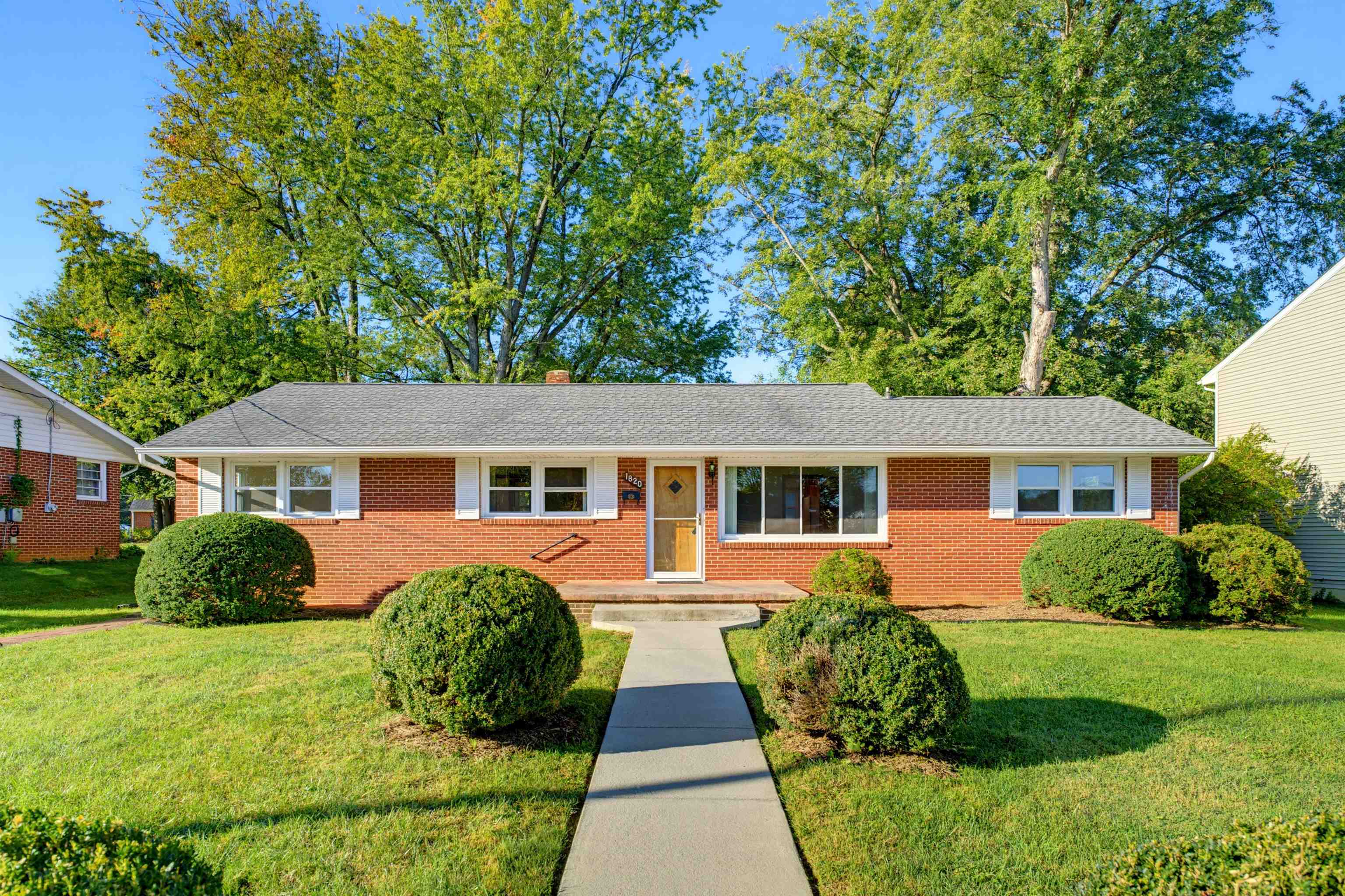 1820 N TALBOTT PL, WAYNESBORO, Virginia 22980, 3 Bedrooms Bedrooms, ,2 BathroomsBathrooms,Residential,Established Neighborhood,1820 N TALBOTT PL,682869 MLS # 682869 1820 N TALBOTT PL, WAYNESBORO, Virginia 22980, 3 Bedrooms Bedrooms, ,2 BathroomsBathrooms,Residential,Established Neighborhood,1820 N TALBOTT PL,682869 MLS # 682869