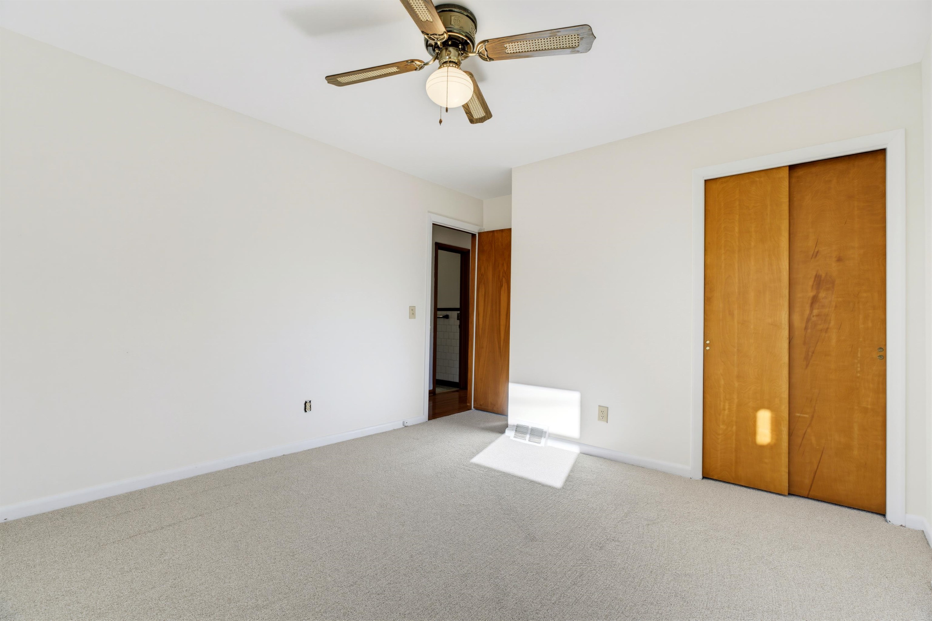 1820 N TALBOTT PL, WAYNESBORO, Virginia 22980, 3 Bedrooms Bedrooms, ,2 BathroomsBathrooms,Residential,Established Neighborhood,1820 N TALBOTT PL,682869 MLS # 682869 1820 N TALBOTT PL, WAYNESBORO, Virginia 22980, 3 Bedrooms Bedrooms, ,2 BathroomsBathrooms,Residential,Established Neighborhood,1820 N TALBOTT PL,682869 MLS # 682869