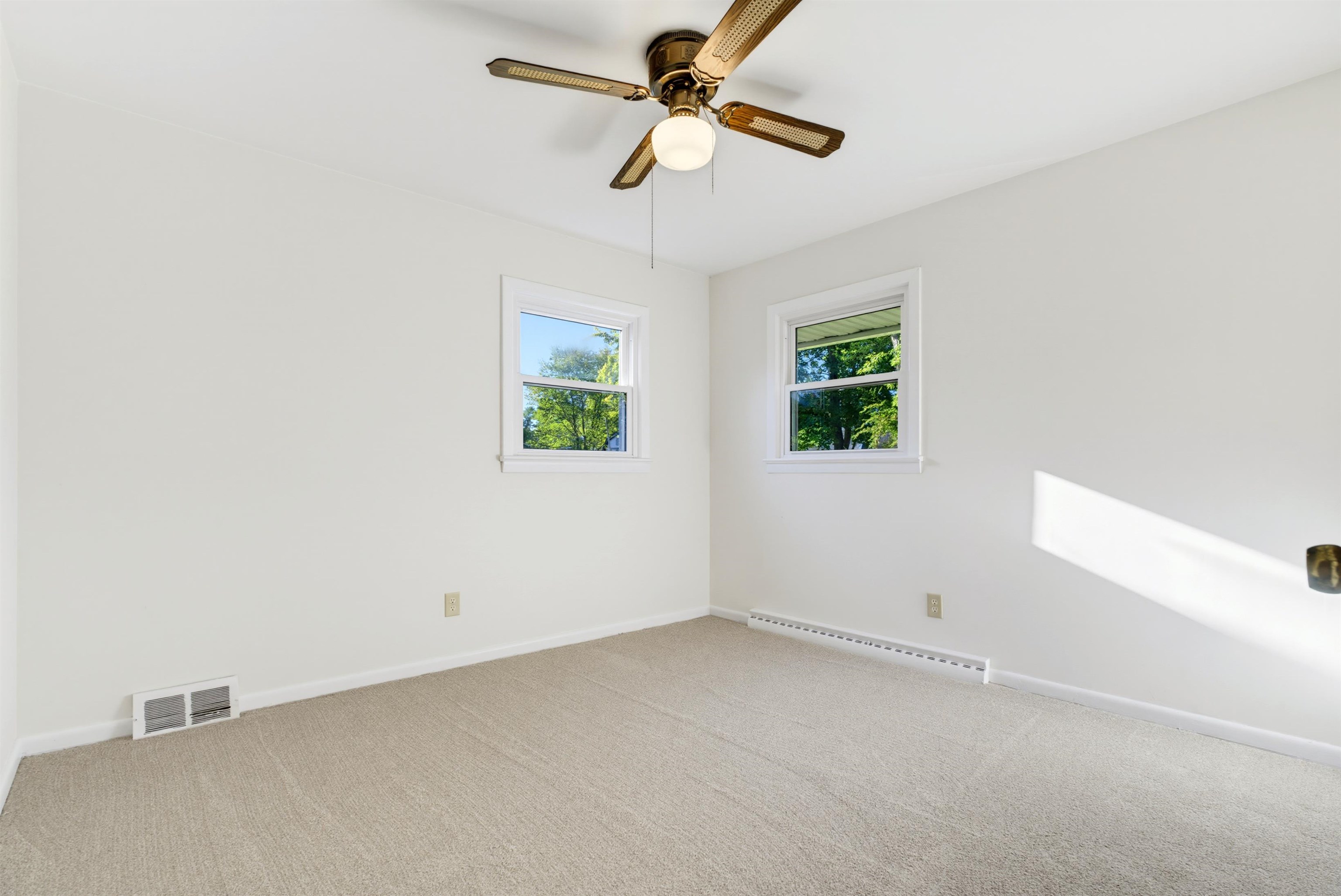 1820 N TALBOTT PL, WAYNESBORO, Virginia 22980, 3 Bedrooms Bedrooms, ,2 BathroomsBathrooms,Residential,Established Neighborhood,1820 N TALBOTT PL,682869 MLS # 682869 1820 N TALBOTT PL, WAYNESBORO, Virginia 22980, 3 Bedrooms Bedrooms, ,2 BathroomsBathrooms,Residential,Established Neighborhood,1820 N TALBOTT PL,682869 MLS # 682869