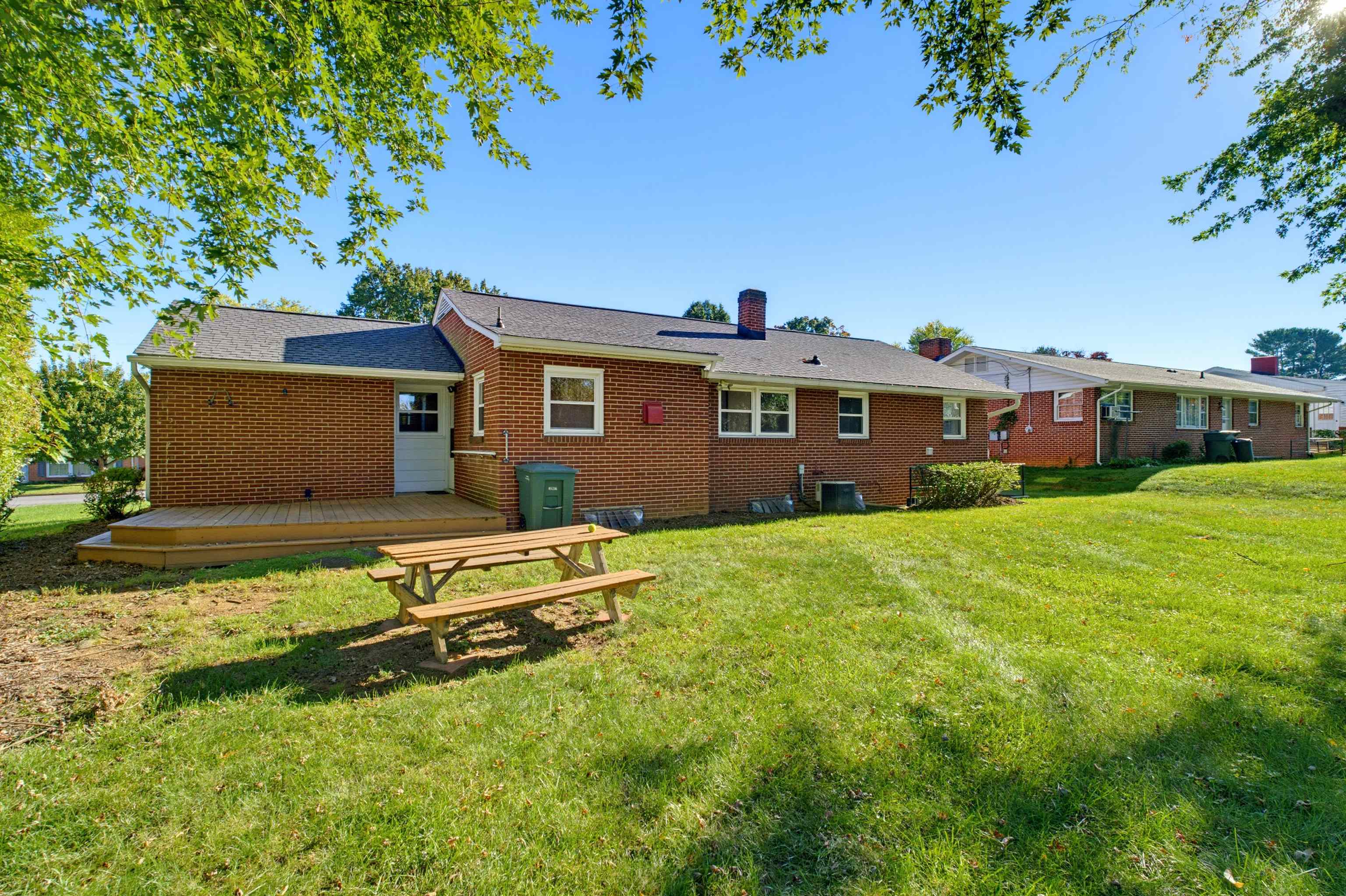 1820 N TALBOTT PL, WAYNESBORO, Virginia 22980, 3 Bedrooms Bedrooms, ,2 BathroomsBathrooms,Residential,Established Neighborhood,1820 N TALBOTT PL,682869 MLS # 682869 1820 N TALBOTT PL, WAYNESBORO, Virginia 22980, 3 Bedrooms Bedrooms, ,2 BathroomsBathrooms,Residential,Established Neighborhood,1820 N TALBOTT PL,682869 MLS # 682869