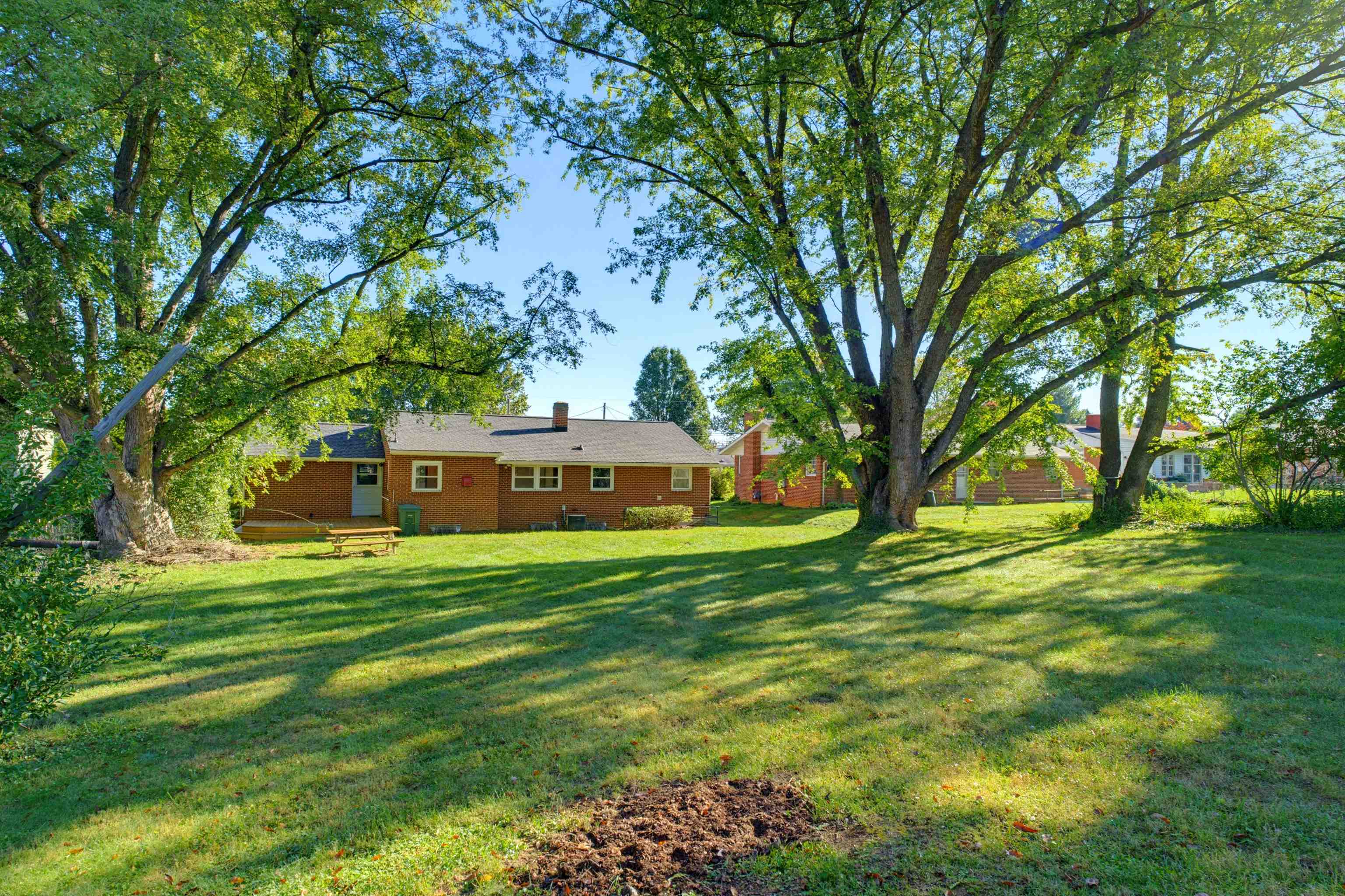 1820 N TALBOTT PL, WAYNESBORO, Virginia 22980, 3 Bedrooms Bedrooms, ,2 BathroomsBathrooms,Residential,Established Neighborhood,1820 N TALBOTT PL,682869 MLS # 682869 1820 N TALBOTT PL, WAYNESBORO, Virginia 22980, 3 Bedrooms Bedrooms, ,2 BathroomsBathrooms,Residential,Established Neighborhood,1820 N TALBOTT PL,682869 MLS # 682869