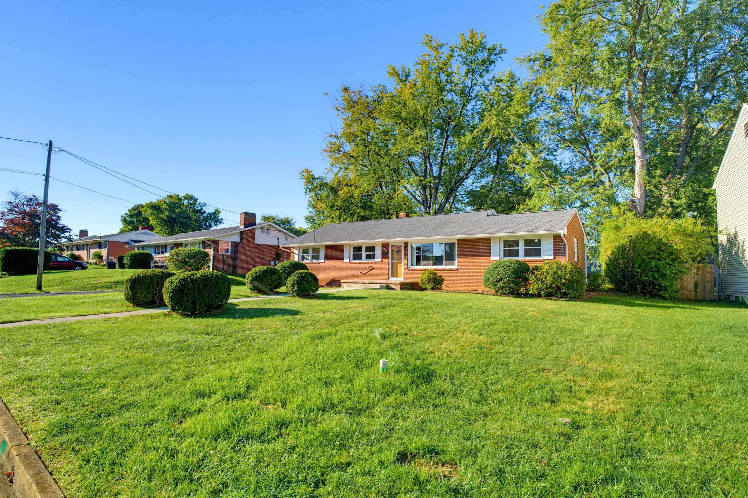 1820 N TALBOTT PL, WAYNESBORO, Virginia 22980, 3 Bedrooms Bedrooms, ,2 BathroomsBathrooms,Residential,Established Neighborhood,1820 N TALBOTT PL,682869 MLS # 682869 1820 N TALBOTT PL, WAYNESBORO, Virginia 22980, 3 Bedrooms Bedrooms, ,2 BathroomsBathrooms,Residential,Established Neighborhood,1820 N TALBOTT PL,682869 MLS # 682869