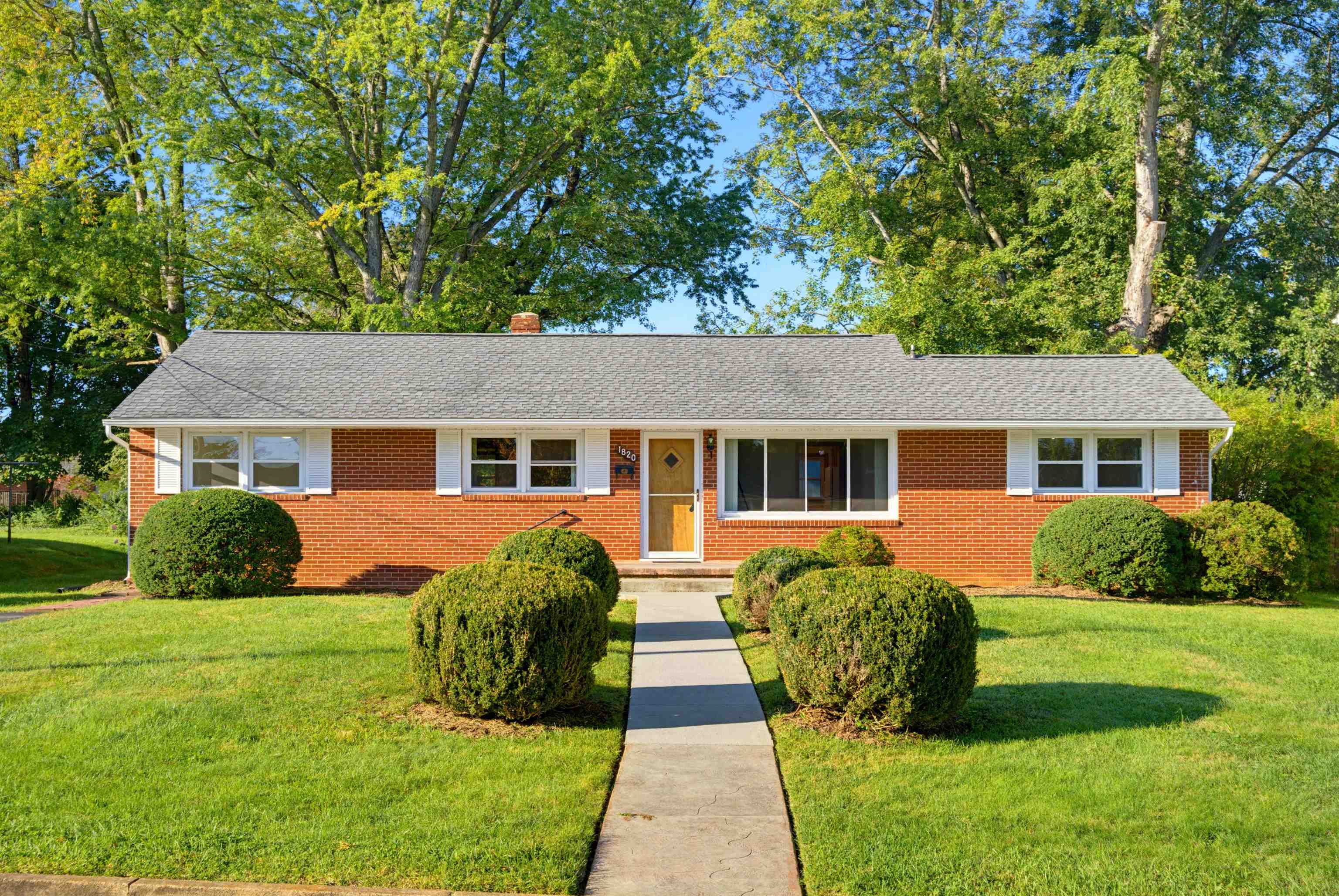1820 N TALBOTT PL, WAYNESBORO, Virginia 22980, 3 Bedrooms Bedrooms, ,2 BathroomsBathrooms,Residential,Established Neighborhood,1820 N TALBOTT PL,682869 MLS # 682869 1820 N TALBOTT PL, WAYNESBORO, Virginia 22980, 3 Bedrooms Bedrooms, ,2 BathroomsBathrooms,Residential,Established Neighborhood,1820 N TALBOTT PL,682869 MLS # 682869