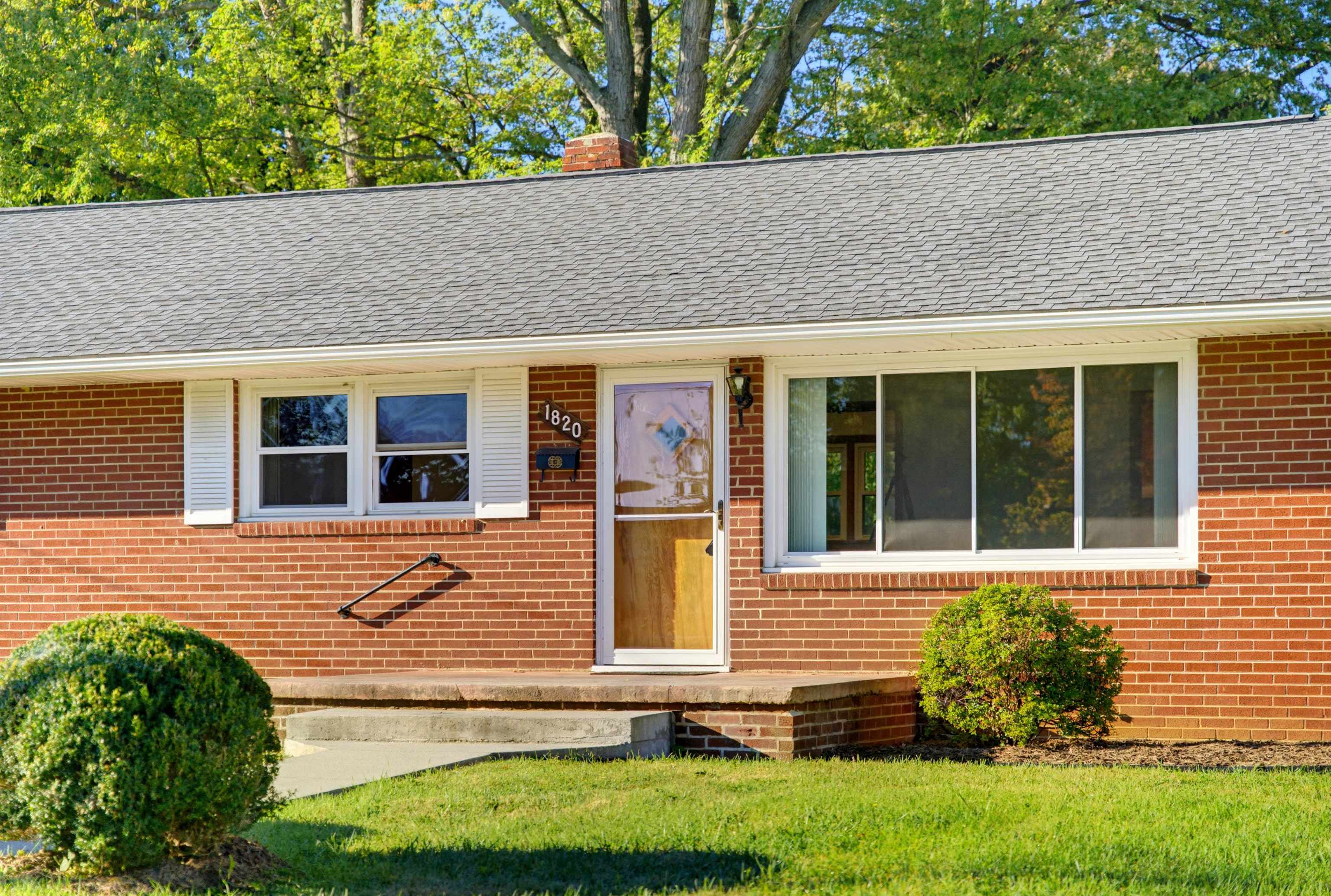 1820 N TALBOTT PL, WAYNESBORO, Virginia 22980, 3 Bedrooms Bedrooms, ,2 BathroomsBathrooms,Residential,Established Neighborhood,1820 N TALBOTT PL,682869 MLS # 682869 1820 N TALBOTT PL, WAYNESBORO, Virginia 22980, 3 Bedrooms Bedrooms, ,2 BathroomsBathrooms,Residential,Established Neighborhood,1820 N TALBOTT PL,682869 MLS # 682869