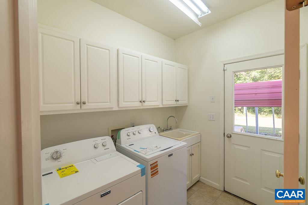 Mudroom/Laundry room off of the kitchen