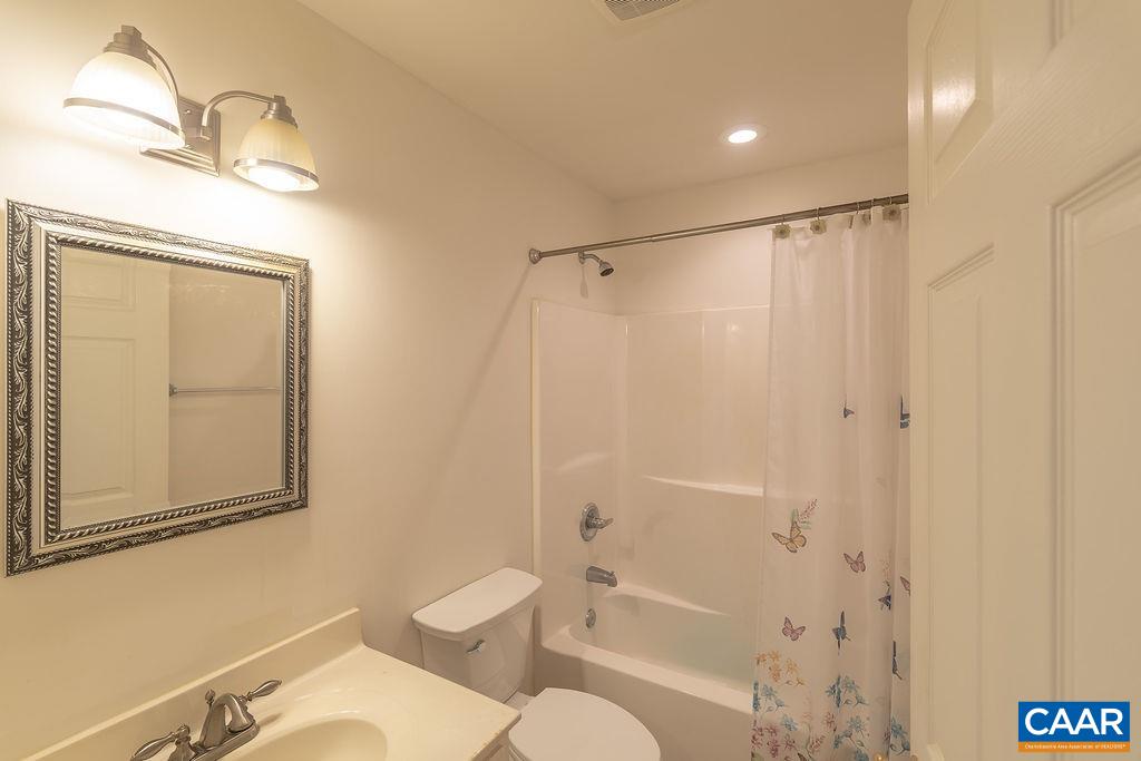 432 TWIN OAKS LN, KENTS STORE, Virginia 23084, 4 Bedrooms Bedrooms, ,2 BathroomsBathrooms,Residential,432 TWIN OAKS LN,682879 MLS # 682879