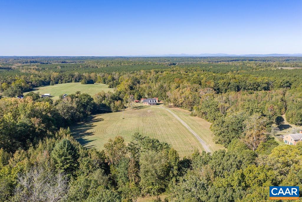 432 TWIN OAKS LN, KENTS STORE, Virginia 23084, 4 Bedrooms Bedrooms, ,2 BathroomsBathrooms,Residential,432 TWIN OAKS LN,682879 MLS # 682879