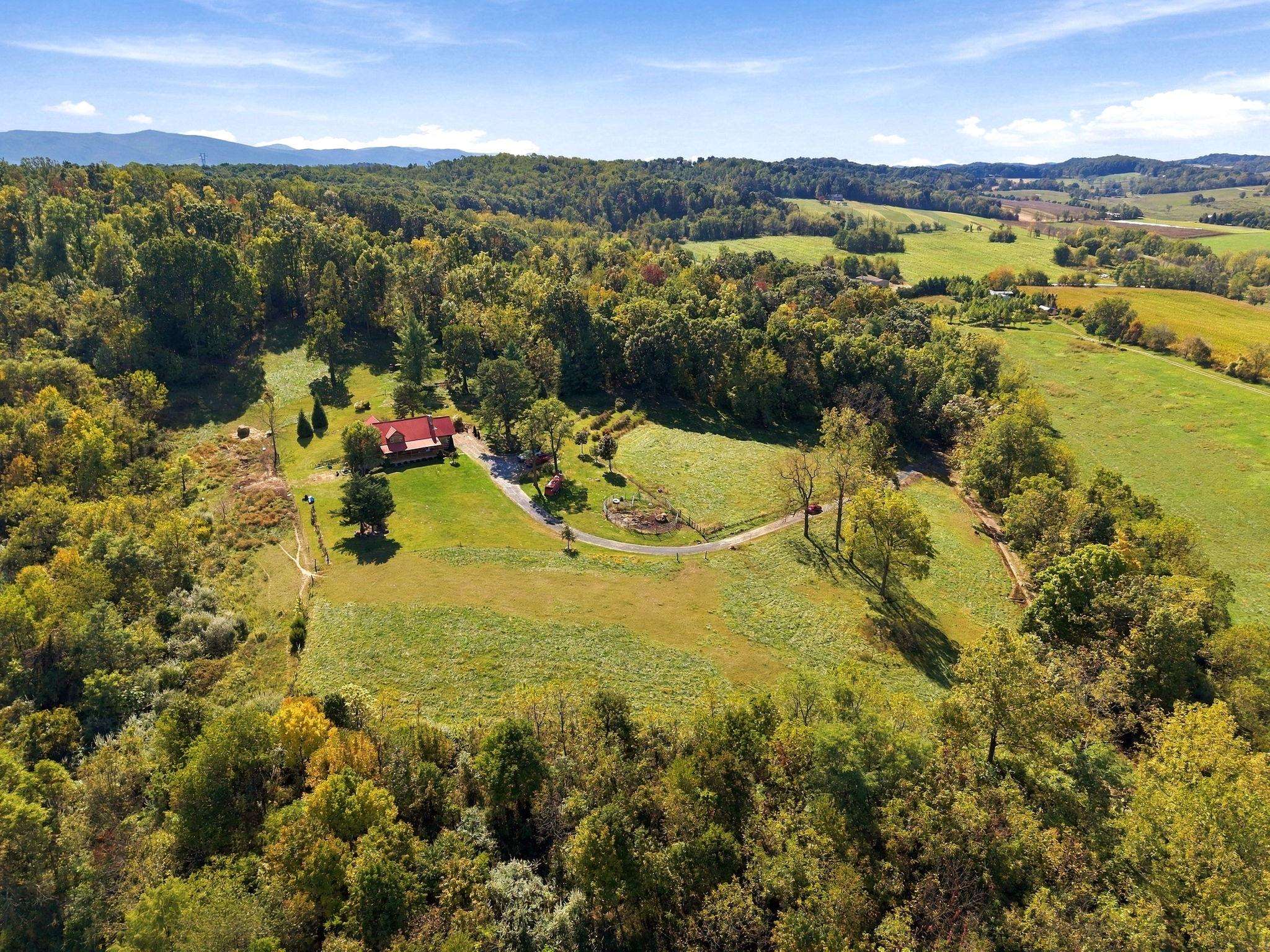 172 ROSEN LN, STAUNTON, Virginia 24401, 3 Bedrooms Bedrooms, ,2 BathroomsBathrooms,Residential,172 ROSEN LN,682880 MLS # 682880 172 ROSEN LN, STAUNTON, Virginia 24401, 3 Bedrooms Bedrooms, ,2 BathroomsBathrooms,Residential,172 ROSEN LN,682880 MLS # 682880