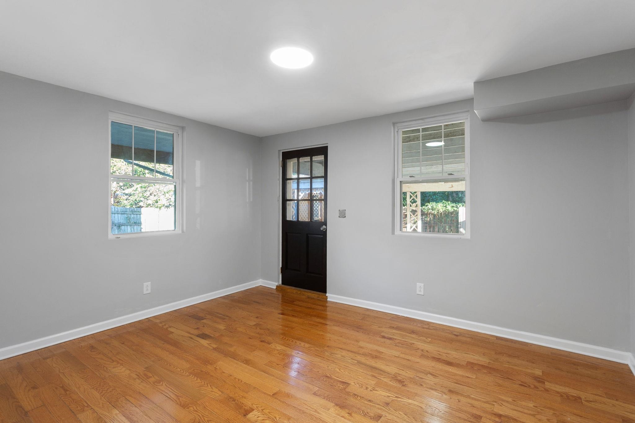 with access to covered terrace. with access to covered terrace.