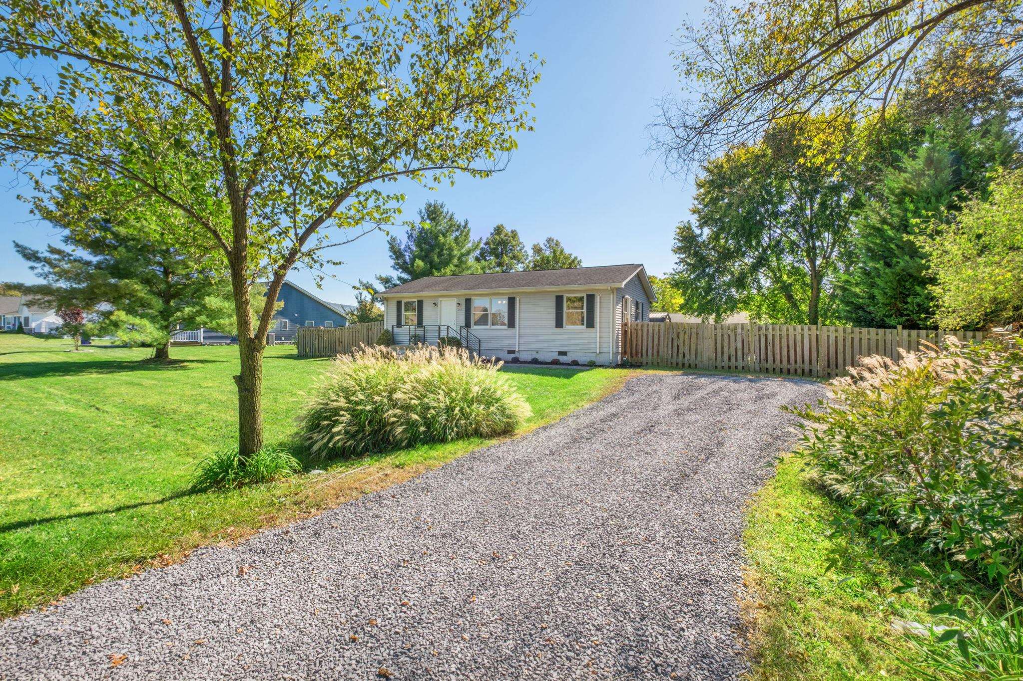 203 16TH ST, GROTTOES, Virginia 24441, 2 Bedrooms Bedrooms, ,2 BathroomsBathrooms,Residential,203 16TH ST,682882 MLS # 682882