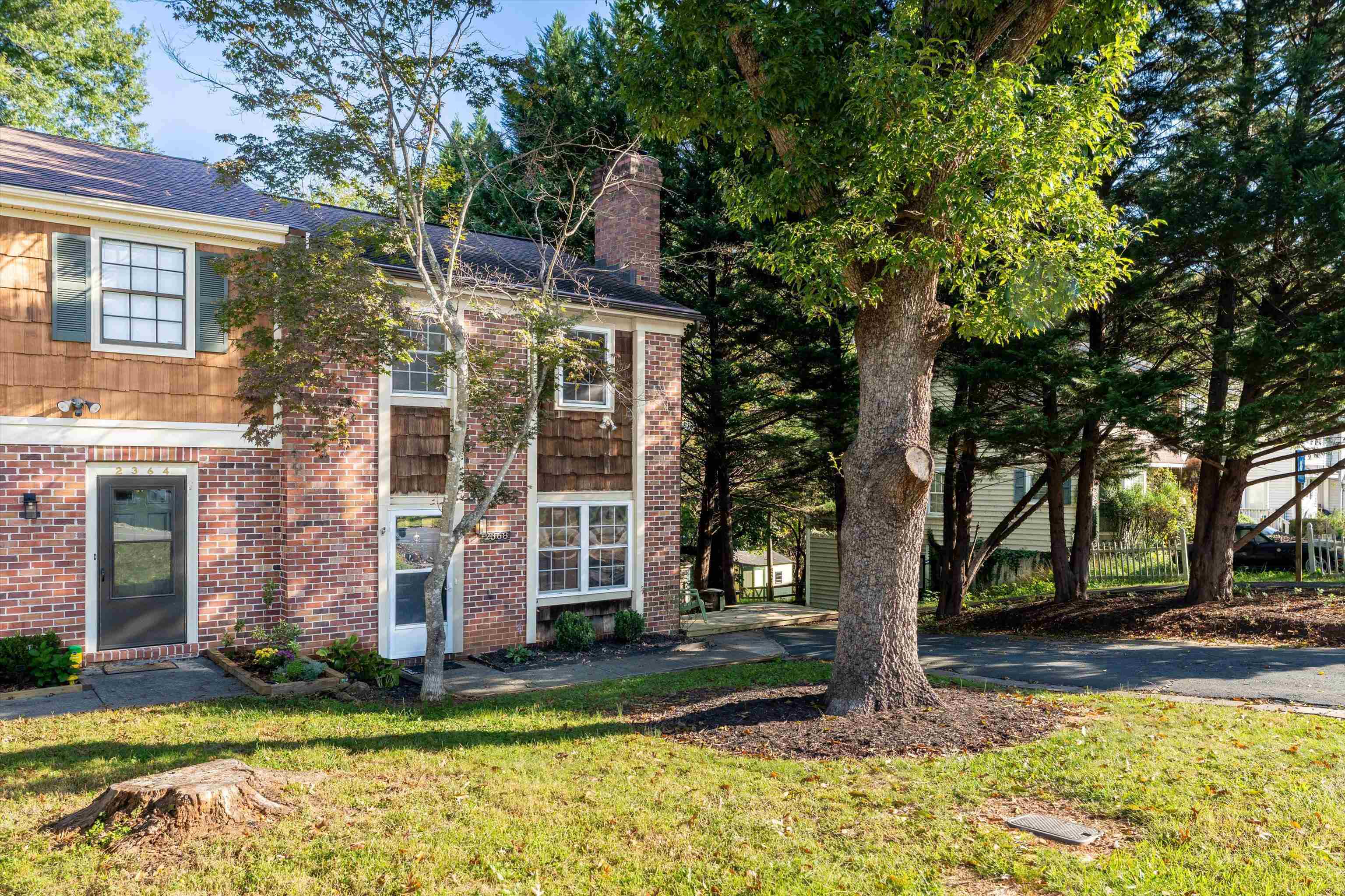 2368 WHITNEY CT, CHARLOTTESVILLE, Virginia 22911, 3 Bedrooms Bedrooms, ,1 BathroomBathrooms,Residential,2368 WHITNEY CT,682904 MLS # 682904