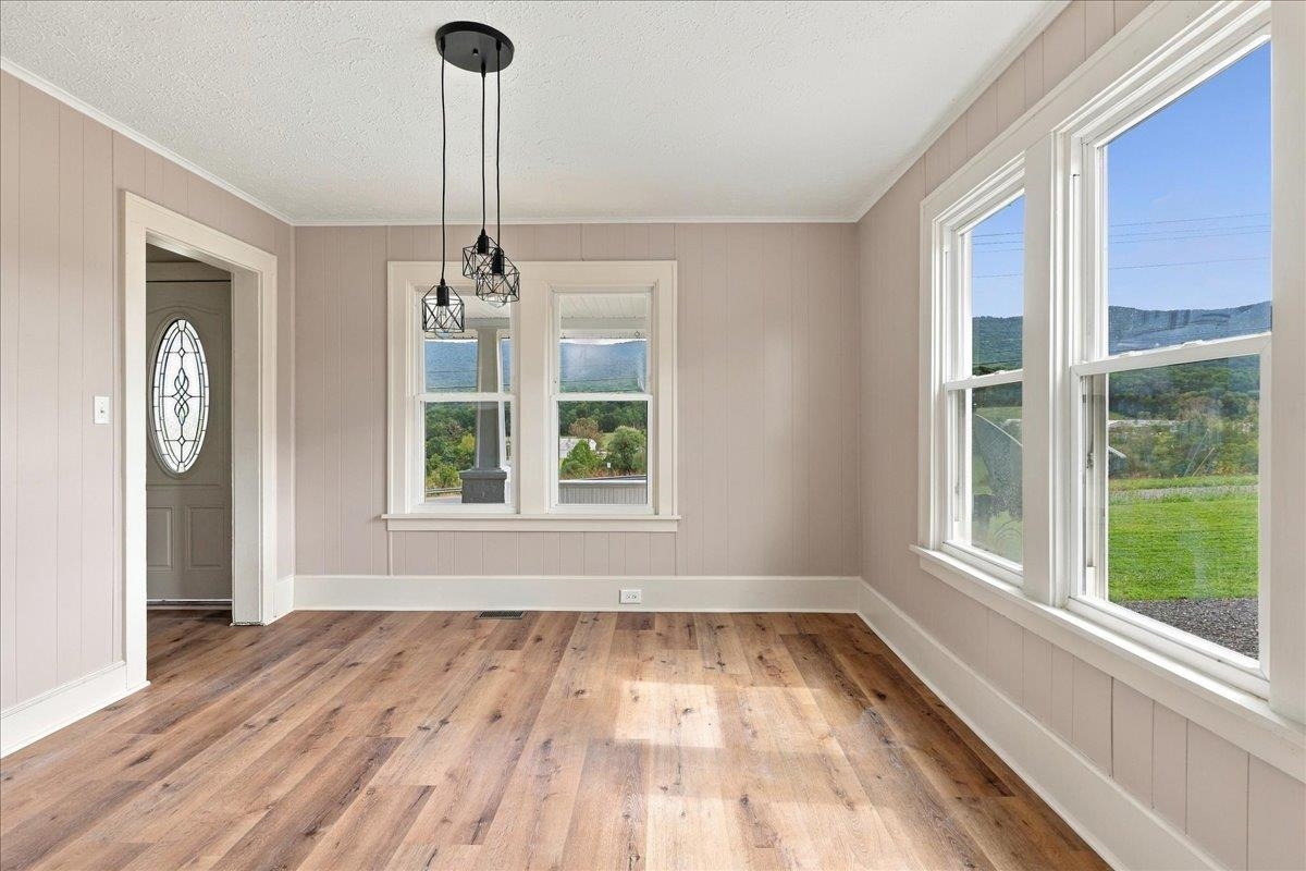 12029 MOUNTAIN VALLEY RD, ROCKINGHAM, Virginia 22802, 4 Bedrooms Bedrooms, ,2 BathroomsBathrooms,Residential,12029 MOUNTAIN VALLEY RD,682908 MLS # 682908 12029 MOUNTAIN VALLEY RD, ROCKINGHAM, Virginia 22802, 4 Bedrooms Bedrooms, ,2 BathroomsBathrooms,Residential,12029 MOUNTAIN VALLEY RD,682908 MLS # 682908