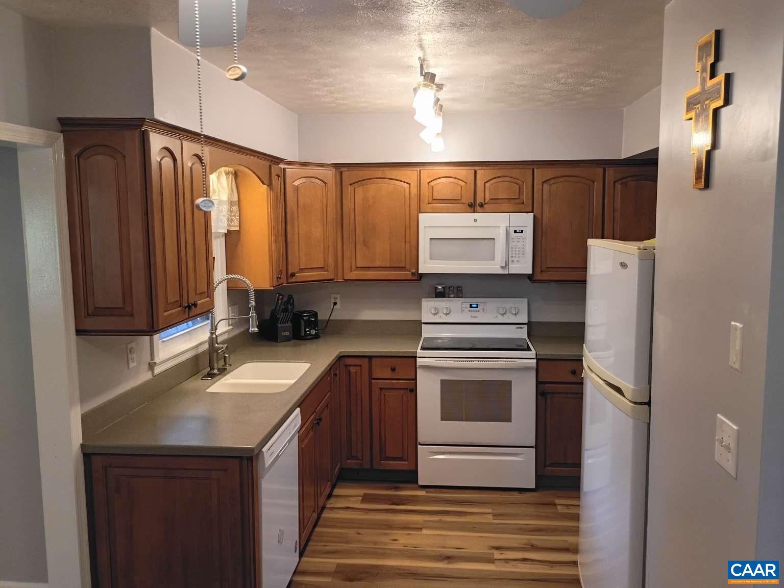 206 ROBINHOOD RD, STAUNTON, Virginia 24401, 4 Bedrooms Bedrooms, ,2 BathroomsBathrooms,Residential,206 ROBINHOOD RD,682909 MLS # 682909