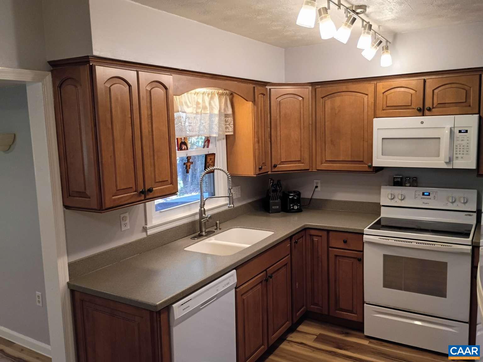 206 ROBINHOOD RD, STAUNTON, Virginia 24401, 4 Bedrooms Bedrooms, ,2 BathroomsBathrooms,Residential,206 ROBINHOOD RD,682909 MLS # 682909