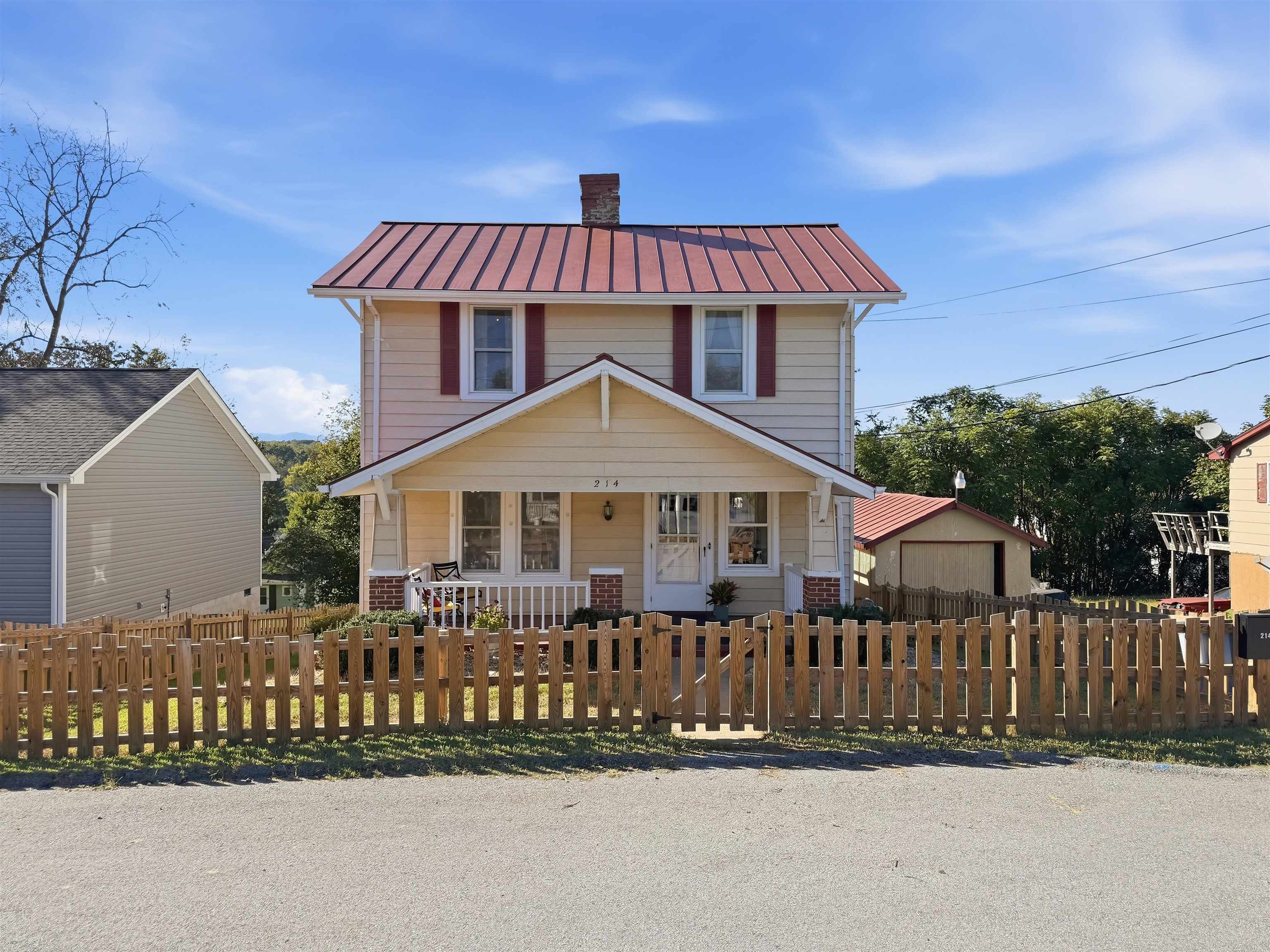 214 THOMPSON ST, STAUNTON, Virginia 24401, 3 Bedrooms Bedrooms, ,1 BathroomBathrooms,Residential,214 Thompson St,214 THOMPSON ST,682855 MLS # 682855 214 THOMPSON ST, STAUNTON, Virginia 24401, 3 Bedrooms Bedrooms, ,1 BathroomBathrooms,Residential,214 Thompson St,214 THOMPSON ST,682855 MLS # 682855