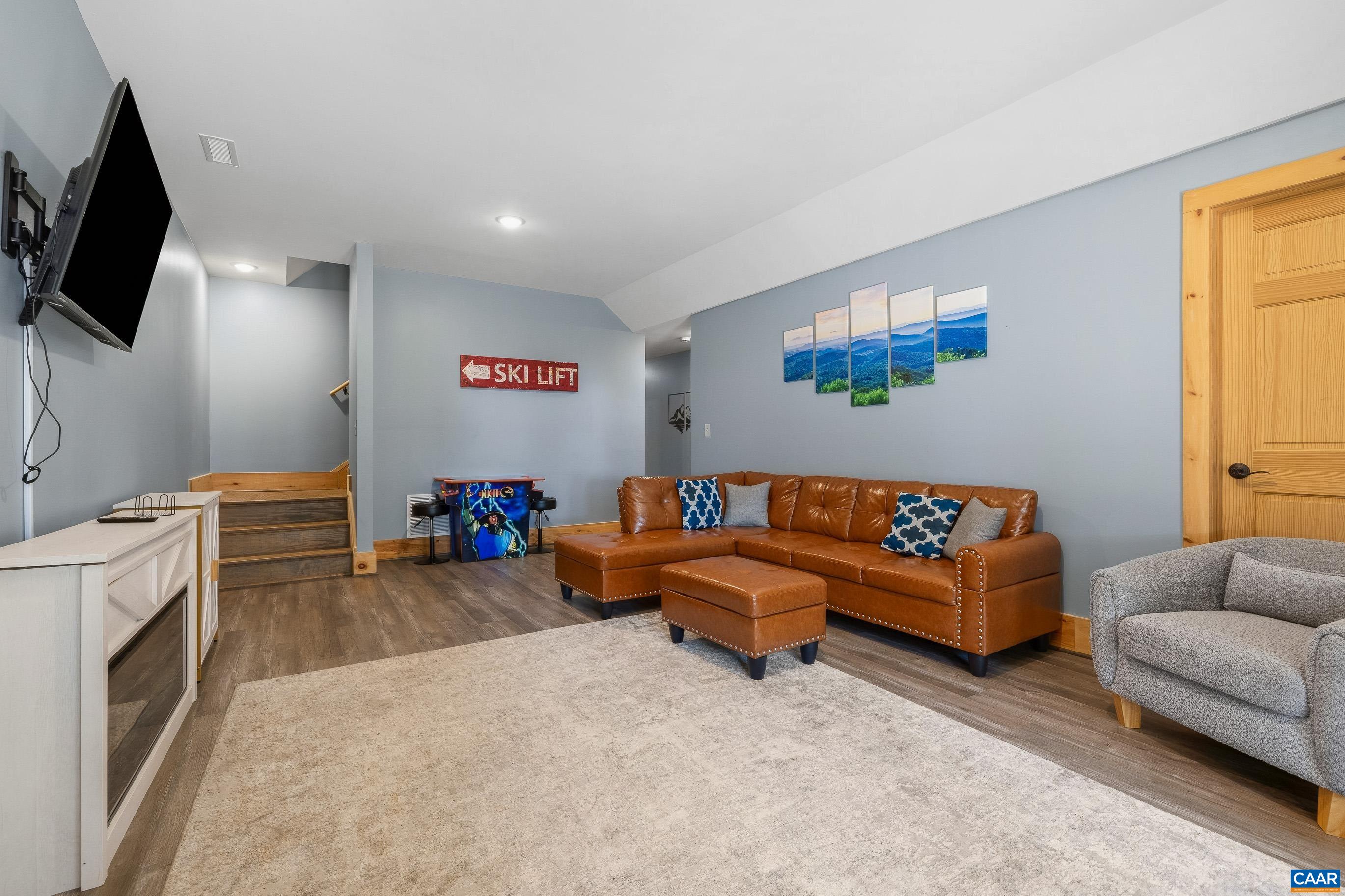 304 CHESTNUT PL, WINTERGREEN RESORT, Virginia 22967, 6 Bedrooms Bedrooms, ,3 BathroomsBathrooms,Residential,304 CHESTNUT PL,682901 MLS # 682901 304 CHESTNUT PL, WINTERGREEN RESORT, Virginia 22967, 6 Bedrooms Bedrooms, ,3 BathroomsBathrooms,Residential,304 CHESTNUT PL,682901 MLS # 682901