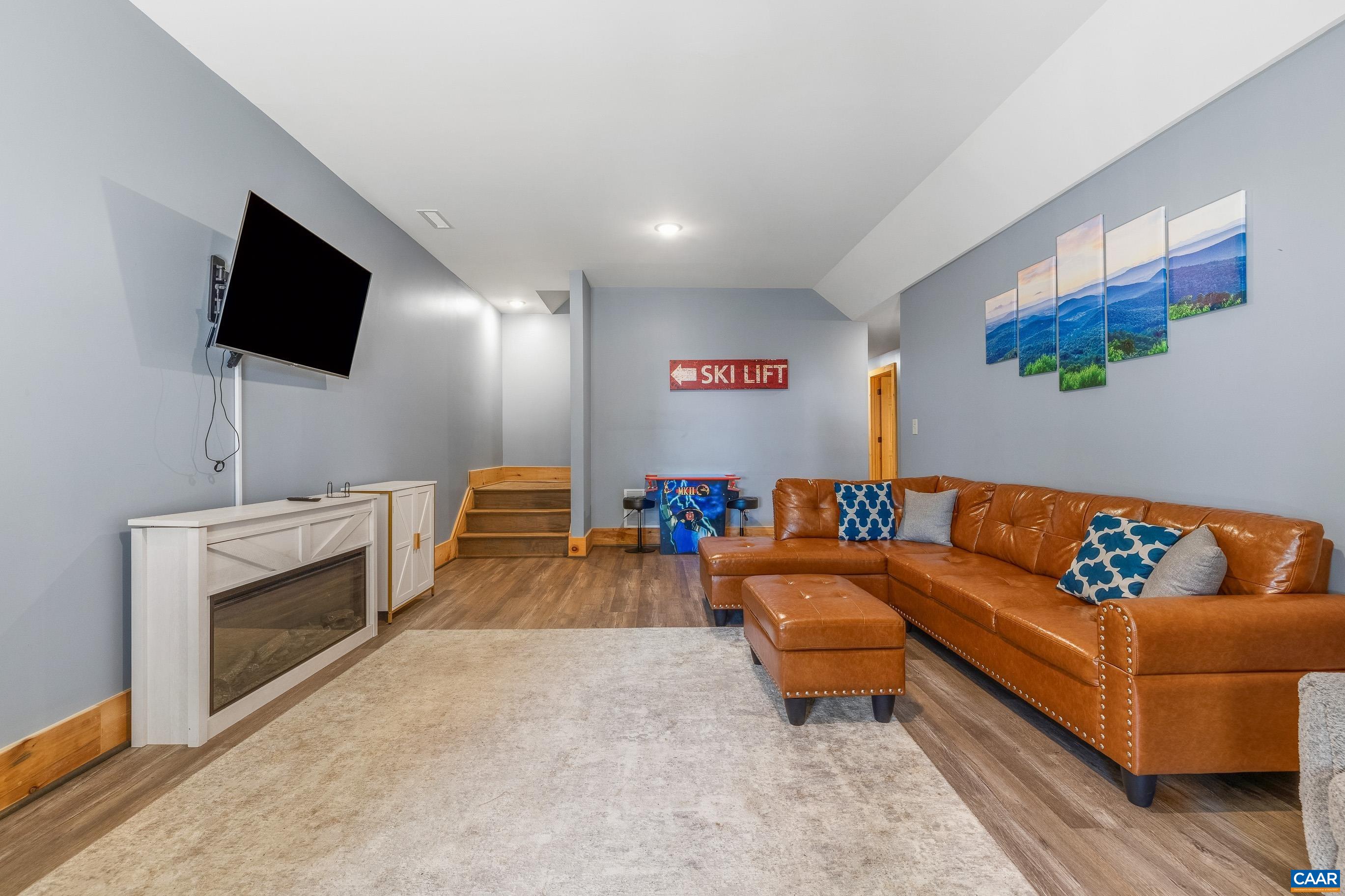 304 CHESTNUT PL, WINTERGREEN RESORT, Virginia 22967, 6 Bedrooms Bedrooms, ,3 BathroomsBathrooms,Residential,304 CHESTNUT PL,682901 MLS # 682901 304 CHESTNUT PL, WINTERGREEN RESORT, Virginia 22967, 6 Bedrooms Bedrooms, ,3 BathroomsBathrooms,Residential,304 CHESTNUT PL,682901 MLS # 682901