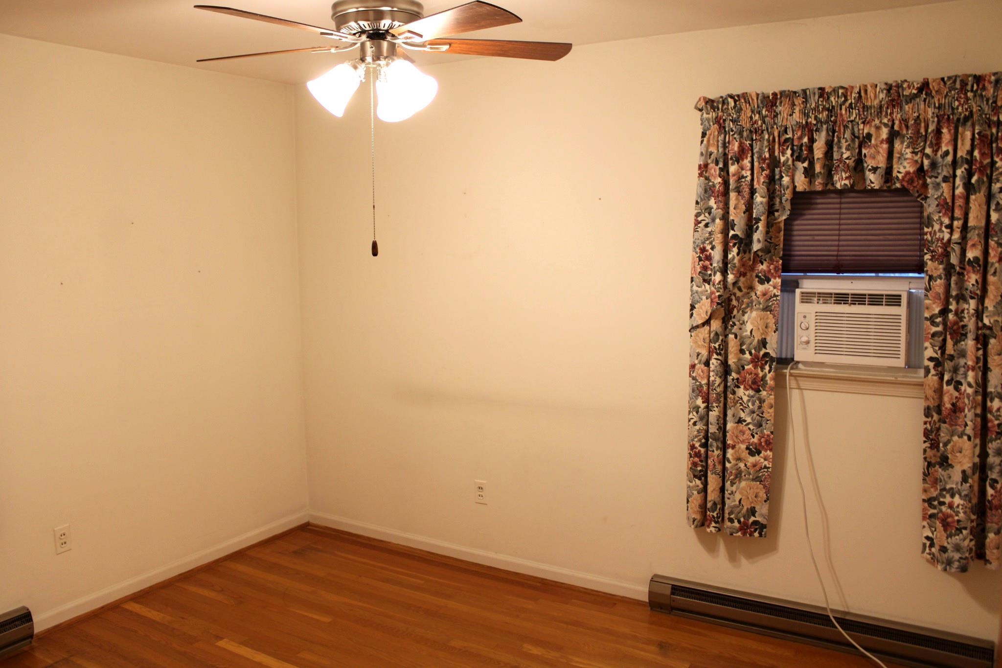2208 DAVIS ST, STAUNTON, Virginia 24401, 3 Bedrooms Bedrooms, ,1 BathroomBathrooms,Residential,2208 DAVIS ST,682914 MLS # 682914 2208 DAVIS ST, STAUNTON, Virginia 24401, 3 Bedrooms Bedrooms, ,1 BathroomBathrooms,Residential,2208 DAVIS ST,682914 MLS # 682914
