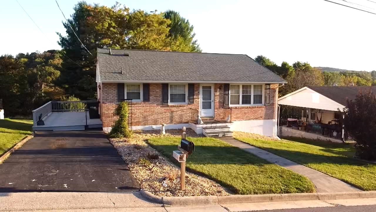 2208 DAVIS ST, STAUNTON, Virginia 24401, 3 Bedrooms Bedrooms, ,1 BathroomBathrooms,Residential,2208 DAVIS ST,682914 MLS # 682914 2208 DAVIS ST, STAUNTON, Virginia 24401, 3 Bedrooms Bedrooms, ,1 BathroomBathrooms,Residential,2208 DAVIS ST,682914 MLS # 682914