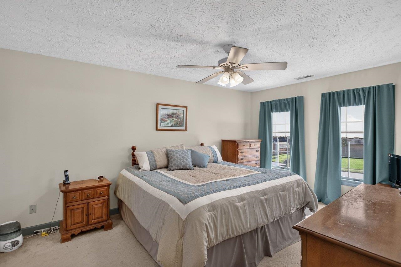 1331 S DOGWOOD DR, HARRISONBURG, Virginia 22801, 4 Bedrooms Bedrooms, ,3 BathroomsBathrooms,Residential,1331 S DOGWOOD DR,682920 MLS # 682920 1331 S DOGWOOD DR, HARRISONBURG, Virginia 22801, 4 Bedrooms Bedrooms, ,3 BathroomsBathrooms,Residential,1331 S DOGWOOD DR,682920 MLS # 682920