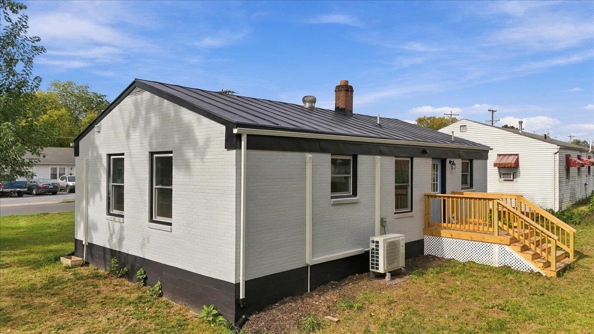 874 JEFFERSON ST, HARRISONBURG, Virginia 22802, 3 Bedrooms Bedrooms, ,1 BathroomBathrooms,Residential,874 JEFFERSON ST,682925 MLS # 682925