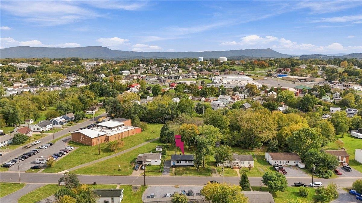 874 JEFFERSON ST, HARRISONBURG, Virginia 22802, 3 Bedrooms Bedrooms, ,1 BathroomBathrooms,Residential,874 JEFFERSON ST,682925 MLS # 682925
