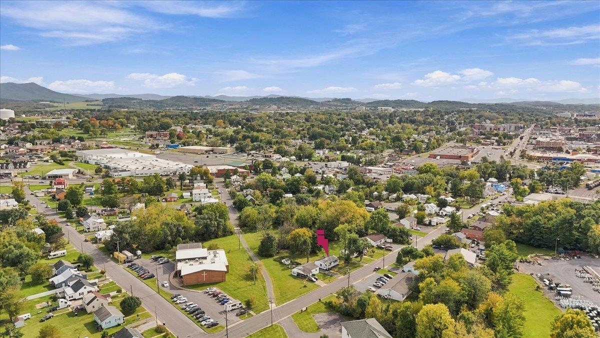 874 JEFFERSON ST, HARRISONBURG, Virginia 22802, 3 Bedrooms Bedrooms, ,1 BathroomBathrooms,Residential,874 JEFFERSON ST,682925 MLS # 682925