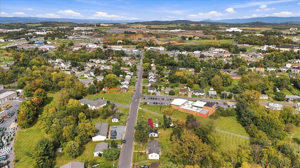 874 JEFFERSON ST, HARRISONBURG, Virginia 22802, 3 Bedrooms Bedrooms, ,1 BathroomBathrooms,Residential,874 JEFFERSON ST,682925 MLS # 682925