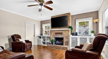 304 N OAK LN, WAYNESBORO, Virginia 22980, 3 Bedrooms Bedrooms, ,2 BathroomsBathrooms,Residential,304 N OAK LN,681202 MLS # 681202