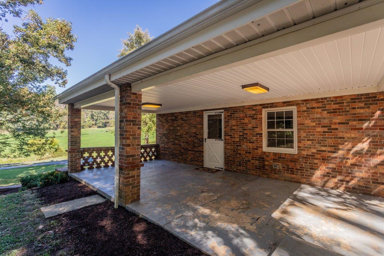 7499 OTTOBINE RD, DAYTON, Virginia 22821, 4 Bedrooms Bedrooms, ,1 BathroomBathrooms,Residential,7499 OTTOBINE RD,682668 MLS # 682668