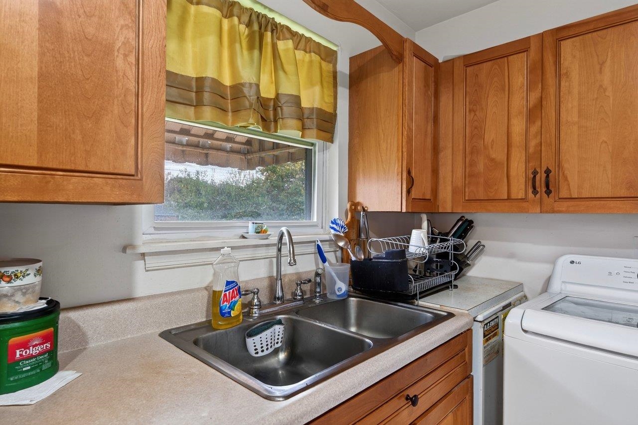 95 SOUTH AVE, HARRISONBURG, Virginia 22801, 3 Bedrooms Bedrooms, ,1 BathroomBathrooms,Residential,95 SOUTH AVE,682940 MLS # 682940