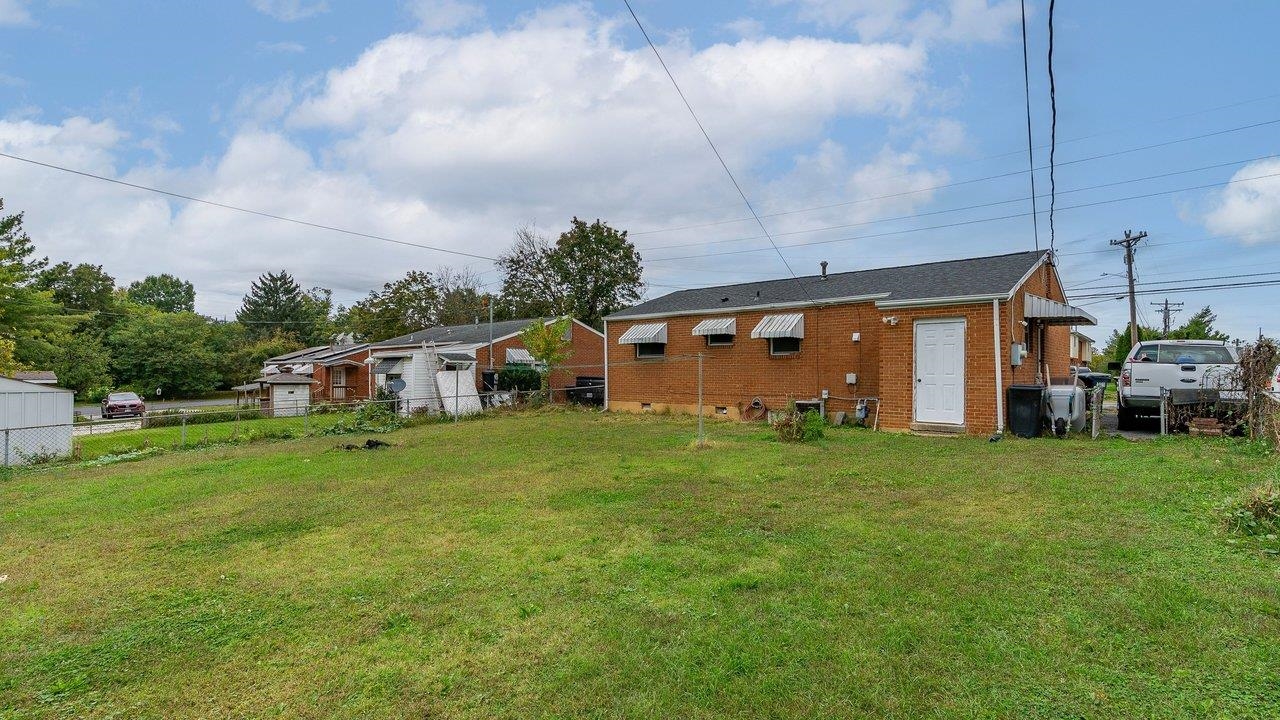 95 SOUTH AVE, HARRISONBURG, Virginia 22801, 3 Bedrooms Bedrooms, ,1 BathroomBathrooms,Residential,95 SOUTH AVE,682940 MLS # 682940