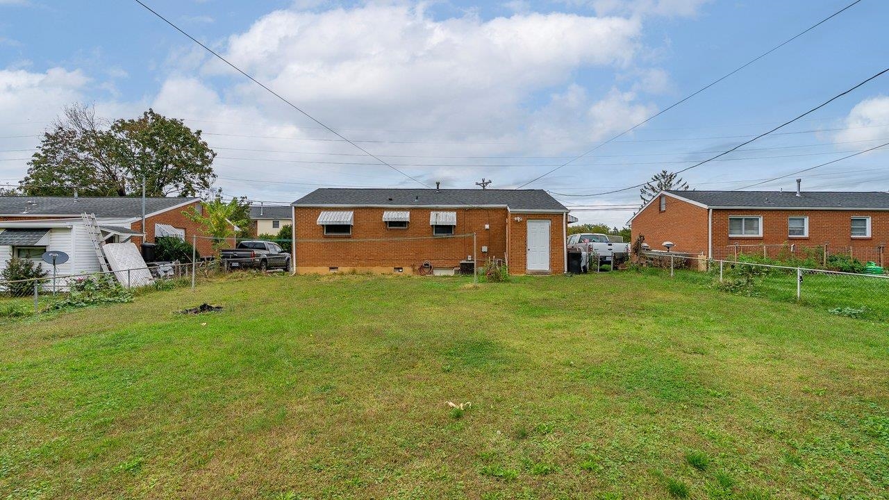 95 SOUTH AVE, HARRISONBURG, Virginia 22801, 3 Bedrooms Bedrooms, ,1 BathroomBathrooms,Residential,95 SOUTH AVE,682940 MLS # 682940