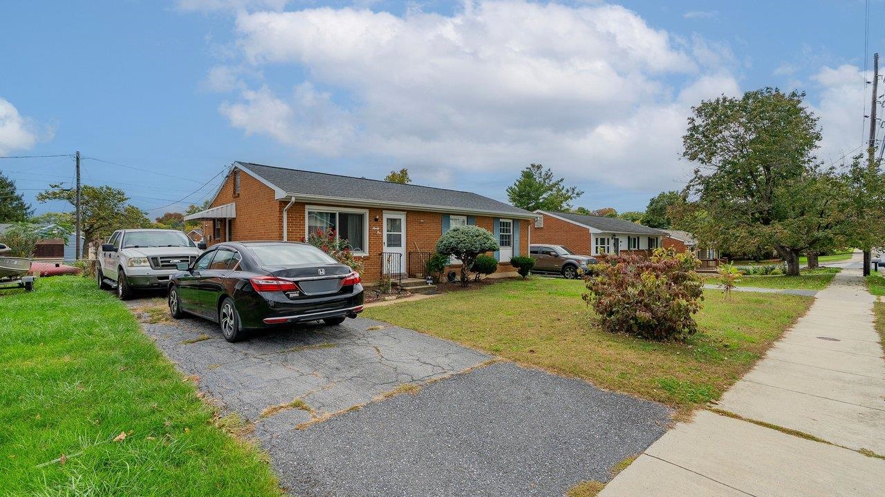 95 SOUTH AVE, HARRISONBURG, Virginia 22801, 3 Bedrooms Bedrooms, ,1 BathroomBathrooms,Residential,95 SOUTH AVE,682940 MLS # 682940