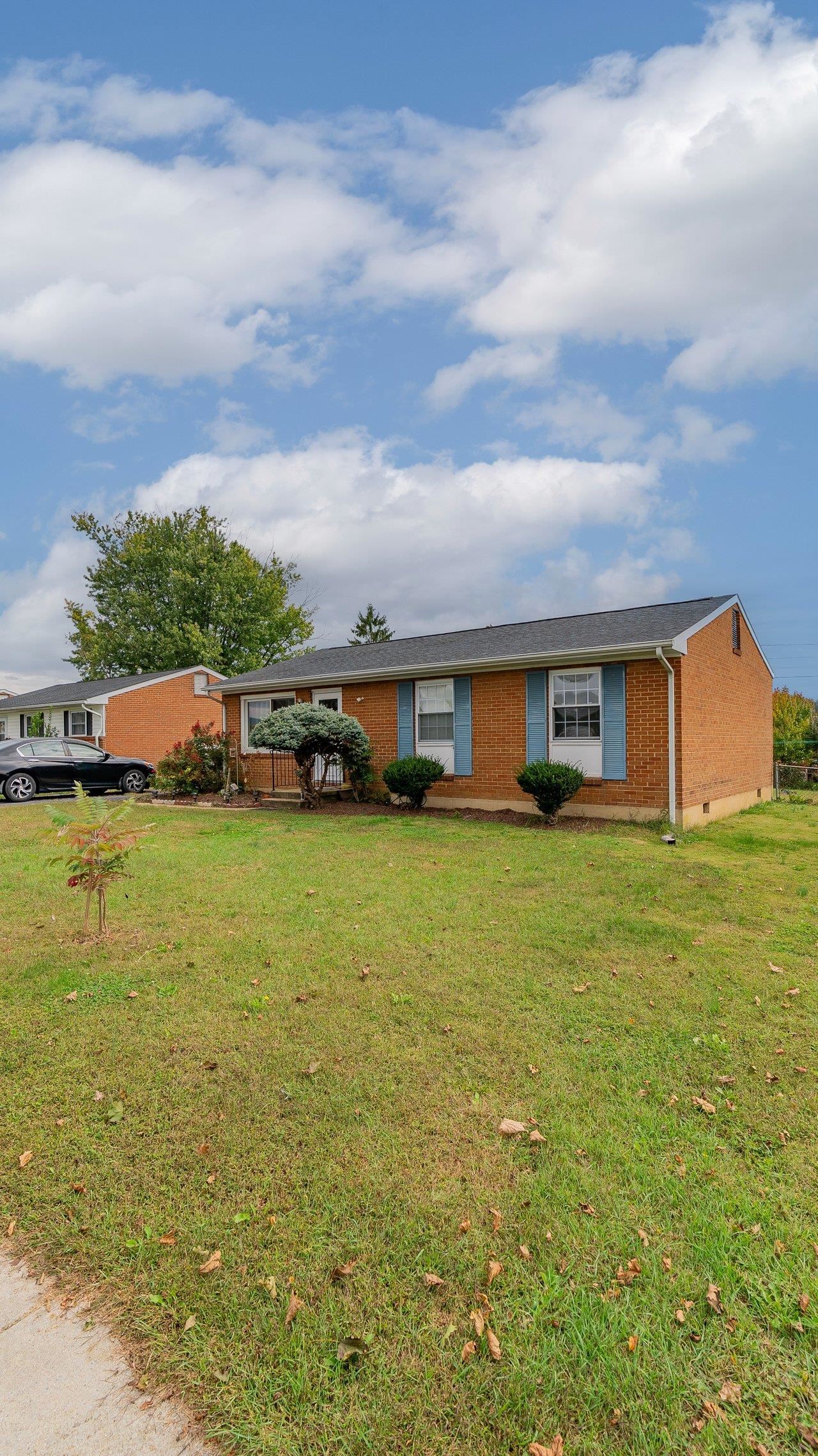 95 SOUTH AVE, HARRISONBURG, Virginia 22801, 3 Bedrooms Bedrooms, ,1 BathroomBathrooms,Residential,95 SOUTH AVE,682940 MLS # 682940