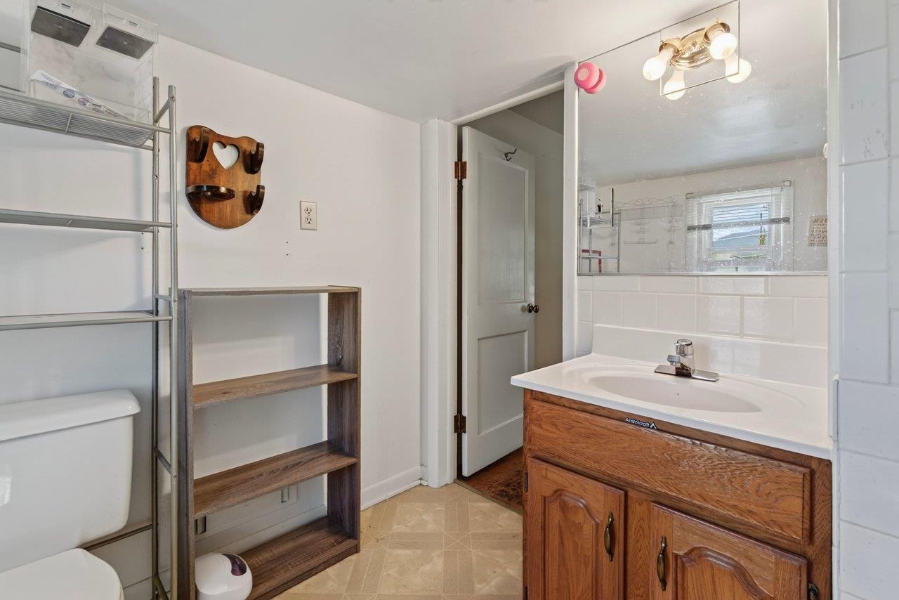 15 LURAY AVE, LURAY, Virginia 22835, 3 Bedrooms Bedrooms, ,2 BathroomsBathrooms,Residential,15 LURAY AVE,682943 MLS # 682943 15 LURAY AVE, LURAY, Virginia 22835, 3 Bedrooms Bedrooms, ,2 BathroomsBathrooms,Residential,15 LURAY AVE,682943 MLS # 682943