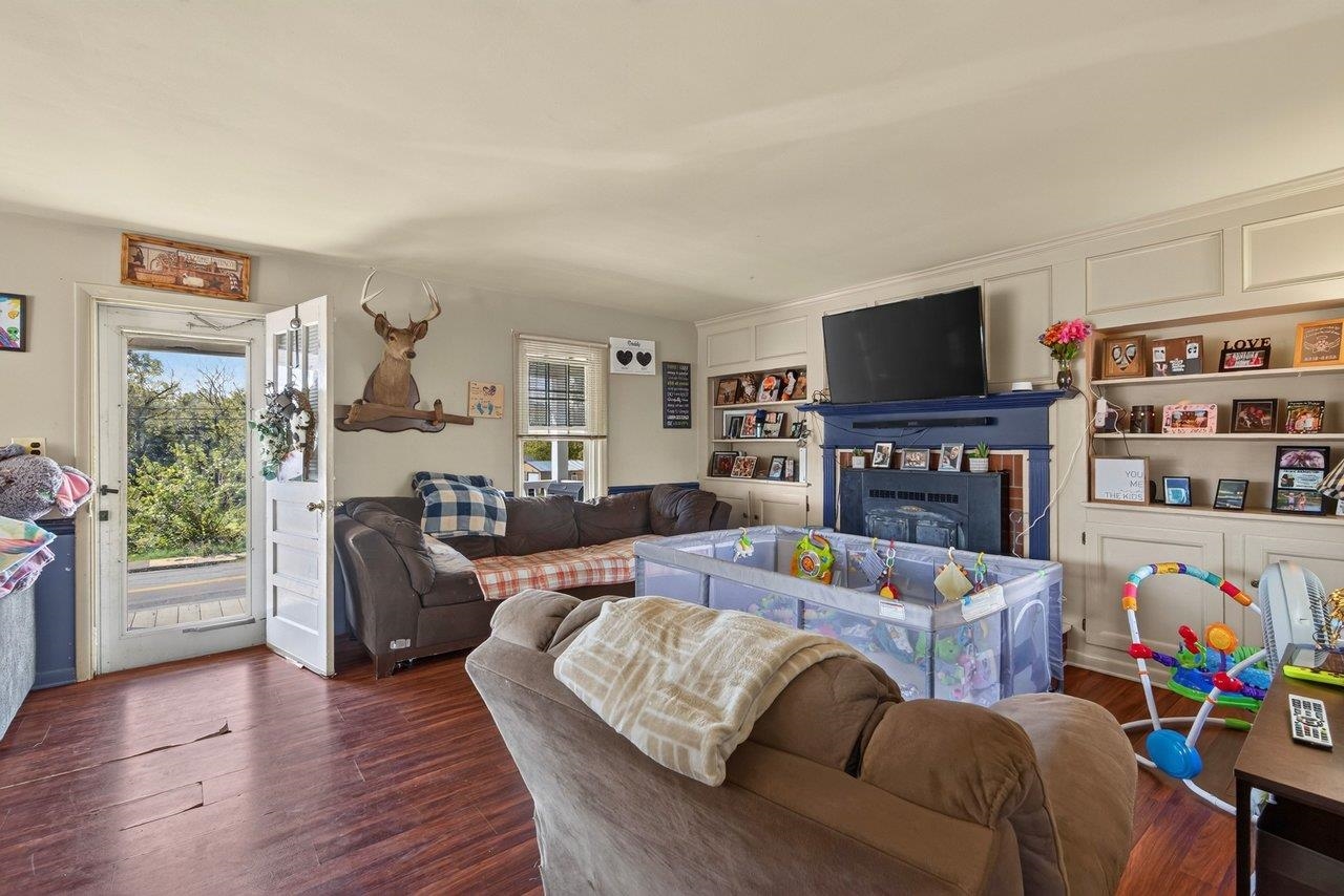 15 LURAY AVE, LURAY, Virginia 22835, 3 Bedrooms Bedrooms, ,2 BathroomsBathrooms,Residential,15 LURAY AVE,682943 MLS # 682943 15 LURAY AVE, LURAY, Virginia 22835, 3 Bedrooms Bedrooms, ,2 BathroomsBathrooms,Residential,15 LURAY AVE,682943 MLS # 682943