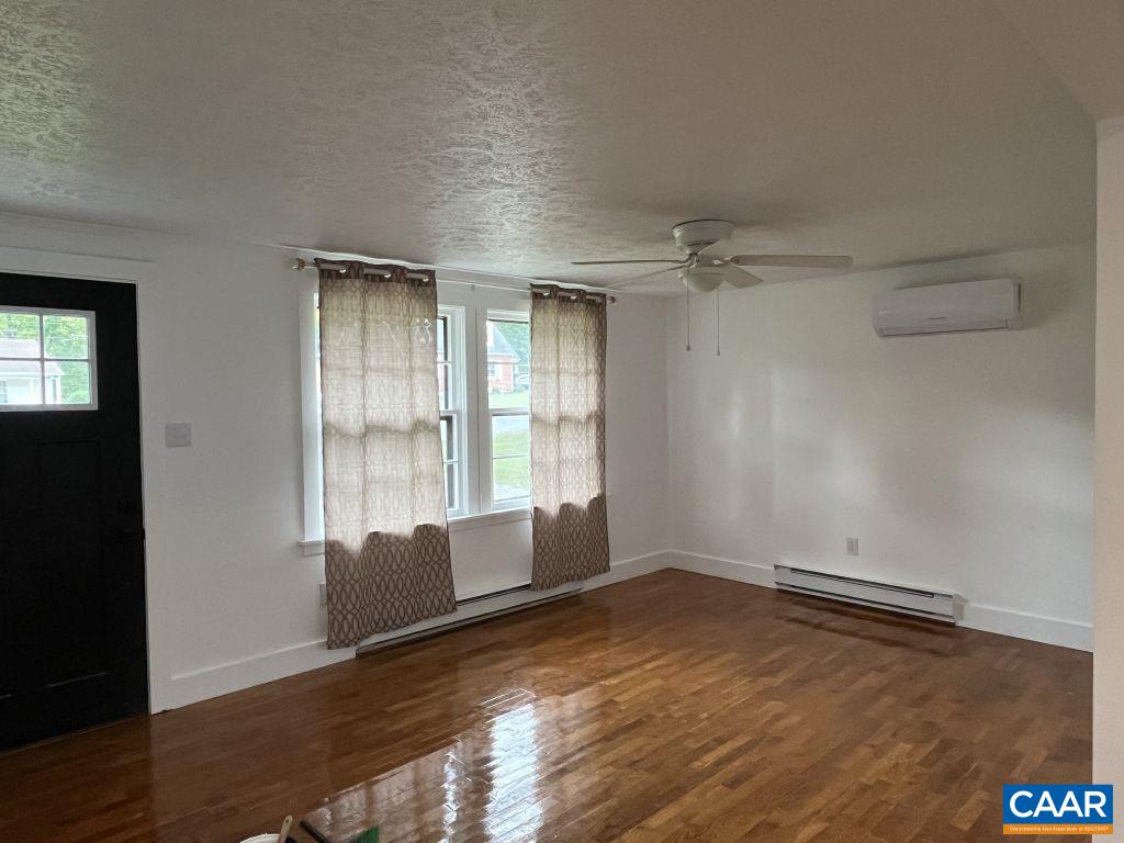 107 COURT ST, LOVINGSTON, Virginia 22949, 4 Bedrooms Bedrooms, ,2 BathroomsBathrooms,Residential,107 COURT ST,682945 MLS # 682945 107 COURT ST, LOVINGSTON, Virginia 22949, 4 Bedrooms Bedrooms, ,2 BathroomsBathrooms,Residential,107 COURT ST,682945 MLS # 682945