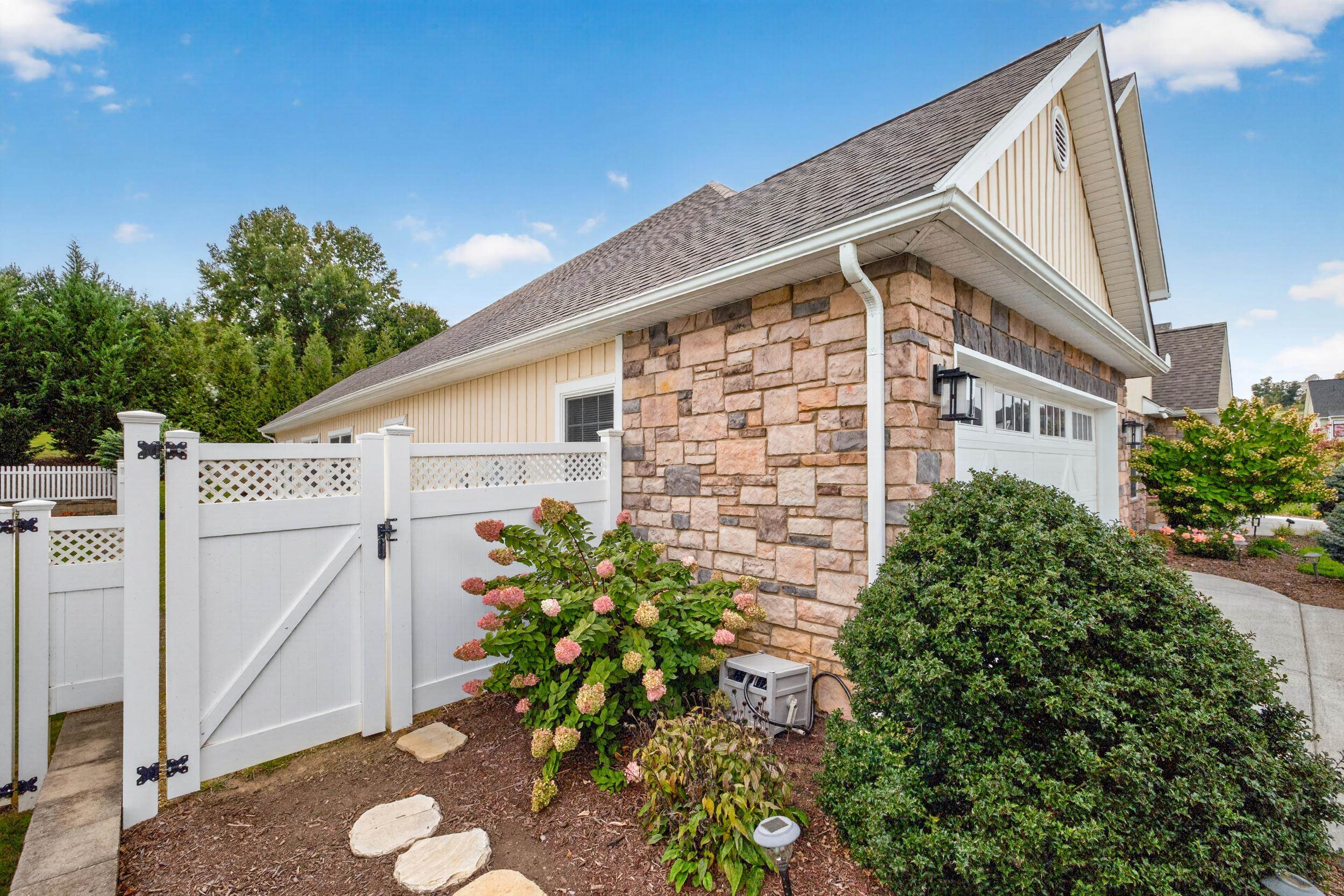430 CALLAWAY CIR, ROCKINGHAM, Virginia 22801, 4 Bedrooms Bedrooms, ,2 BathroomsBathrooms,Residential,430 CALLAWAY CIR,682990 MLS # 682990 430 CALLAWAY CIR, ROCKINGHAM, Virginia 22801, 4 Bedrooms Bedrooms, ,2 BathroomsBathrooms,Residential,430 CALLAWAY CIR,682990 MLS # 682990