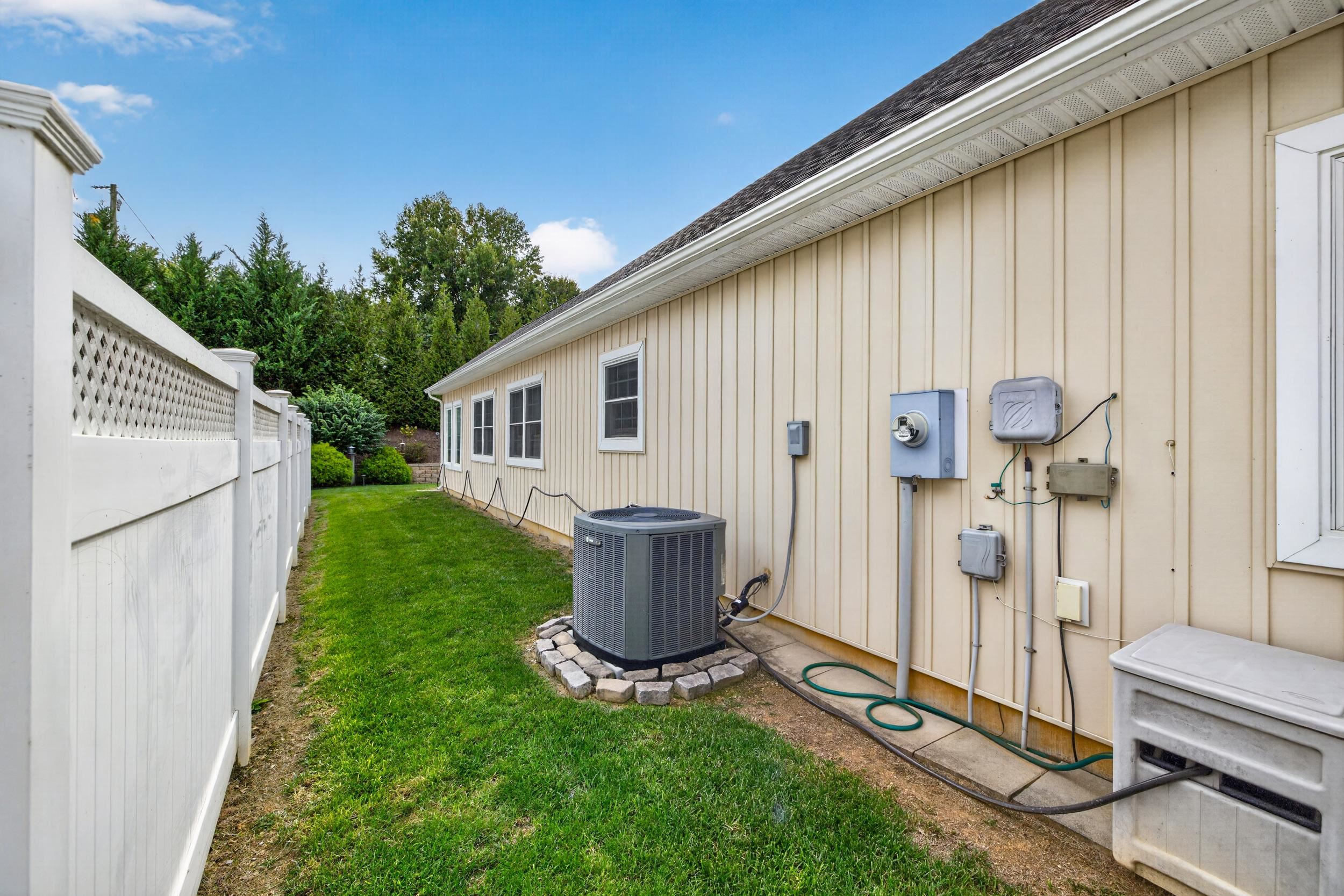 430 CALLAWAY CIR, ROCKINGHAM, Virginia 22801, 4 Bedrooms Bedrooms, ,2 BathroomsBathrooms,Residential,430 CALLAWAY CIR,682990 MLS # 682990 430 CALLAWAY CIR, ROCKINGHAM, Virginia 22801, 4 Bedrooms Bedrooms, ,2 BathroomsBathrooms,Residential,430 CALLAWAY CIR,682990 MLS # 682990