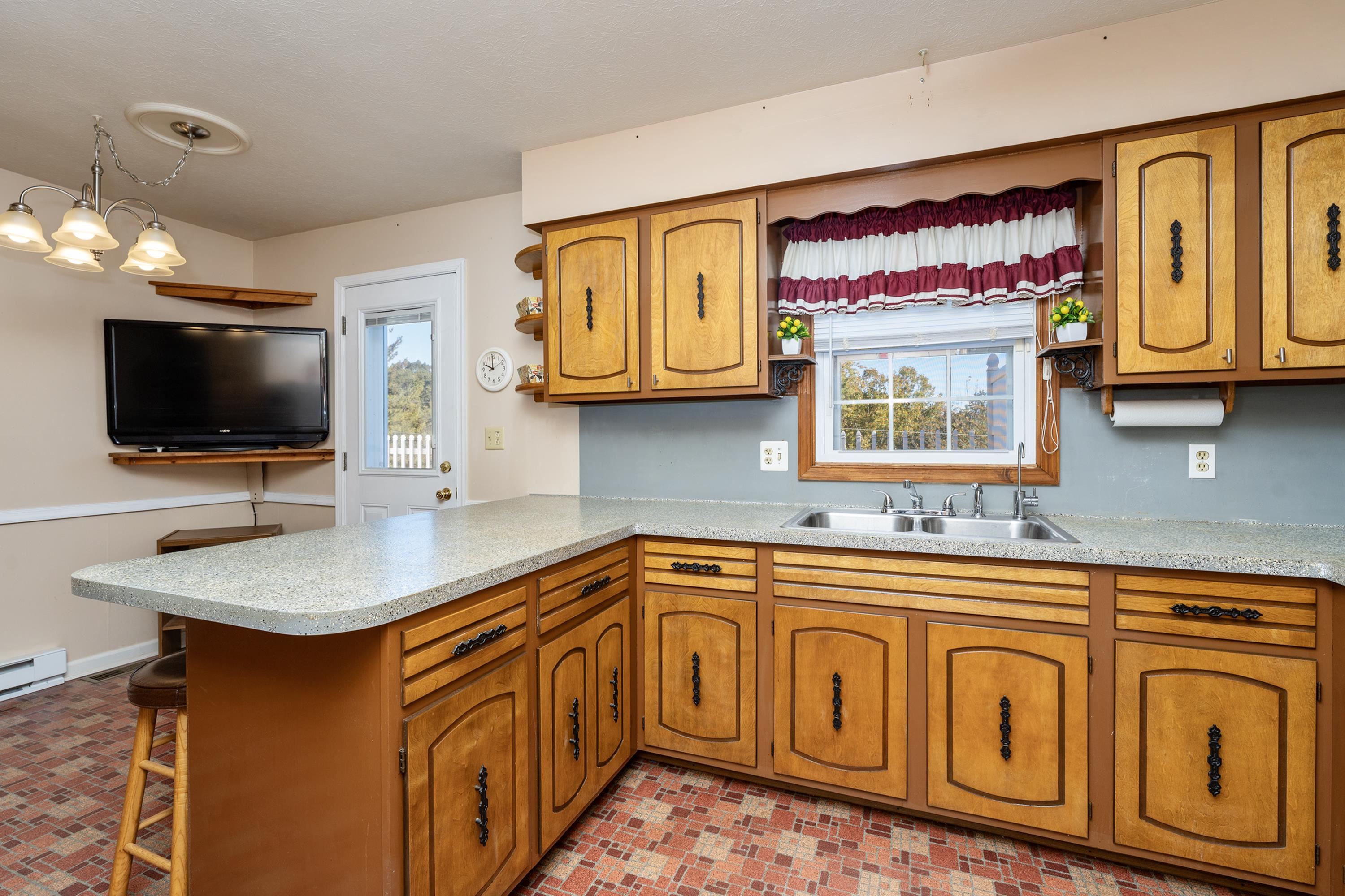 615 VINEGAR HILL RD, CHURCHVILLE, Virginia 24421, 3 Bedrooms Bedrooms, ,2 BathroomsBathrooms,Residential,615 VINEGAR HILL RD,682997 MLS # 682997