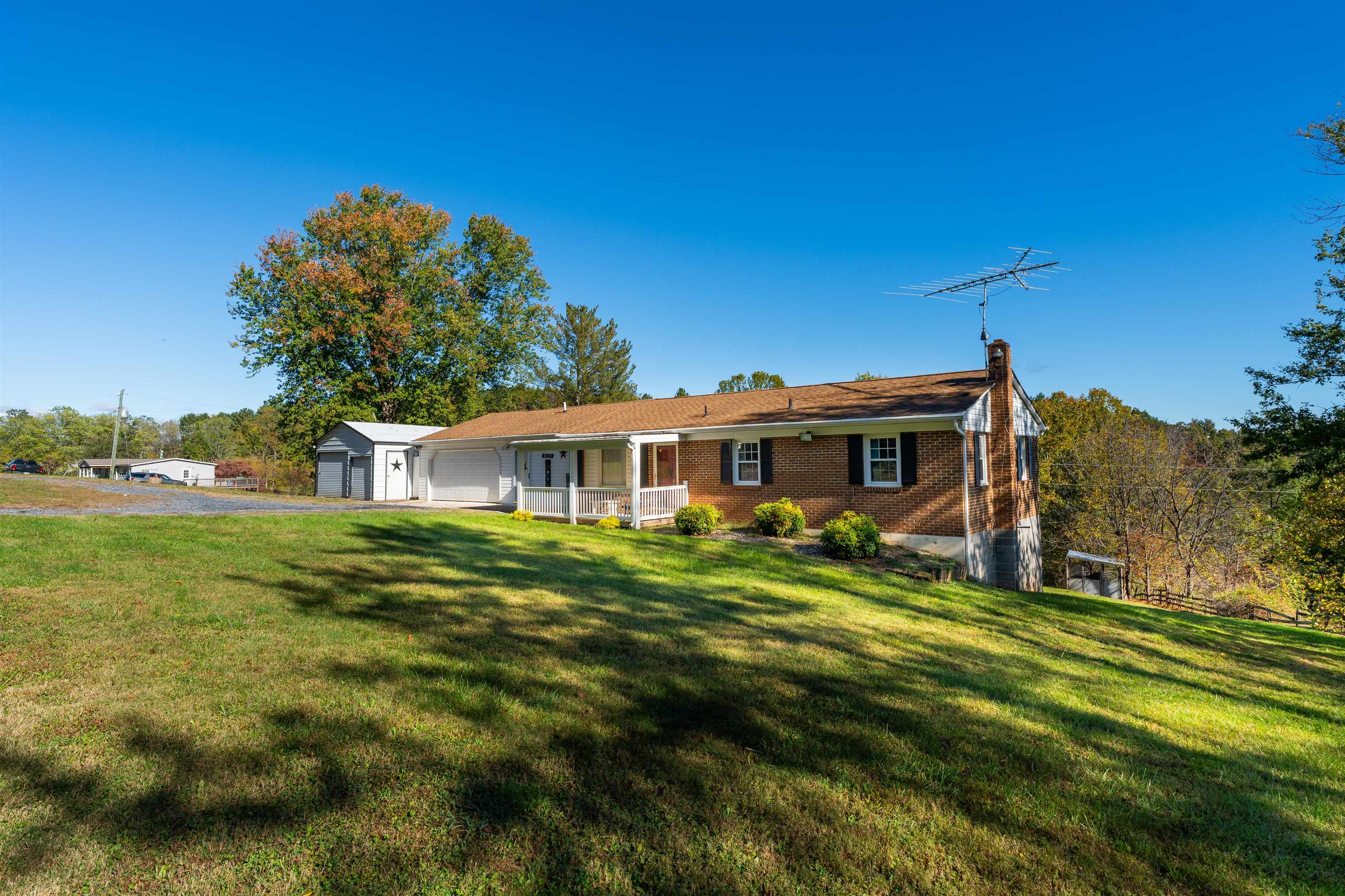 615 VINEGAR HILL RD, CHURCHVILLE, Virginia 24421, 3 Bedrooms Bedrooms, ,2 BathroomsBathrooms,Residential,615 VINEGAR HILL RD,682997 MLS # 682997