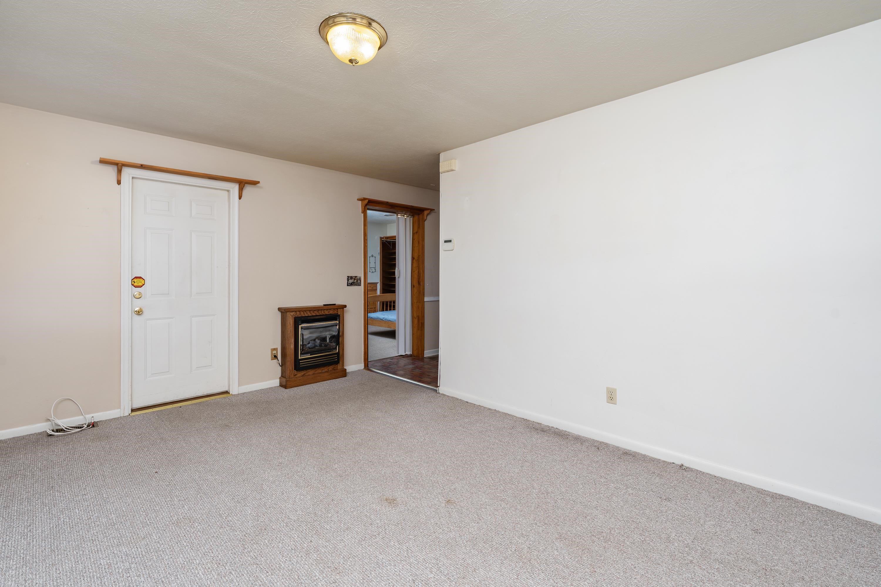 615 VINEGAR HILL RD, CHURCHVILLE, Virginia 24421, 3 Bedrooms Bedrooms, ,2 BathroomsBathrooms,Residential,615 VINEGAR HILL RD,682997 MLS # 682997