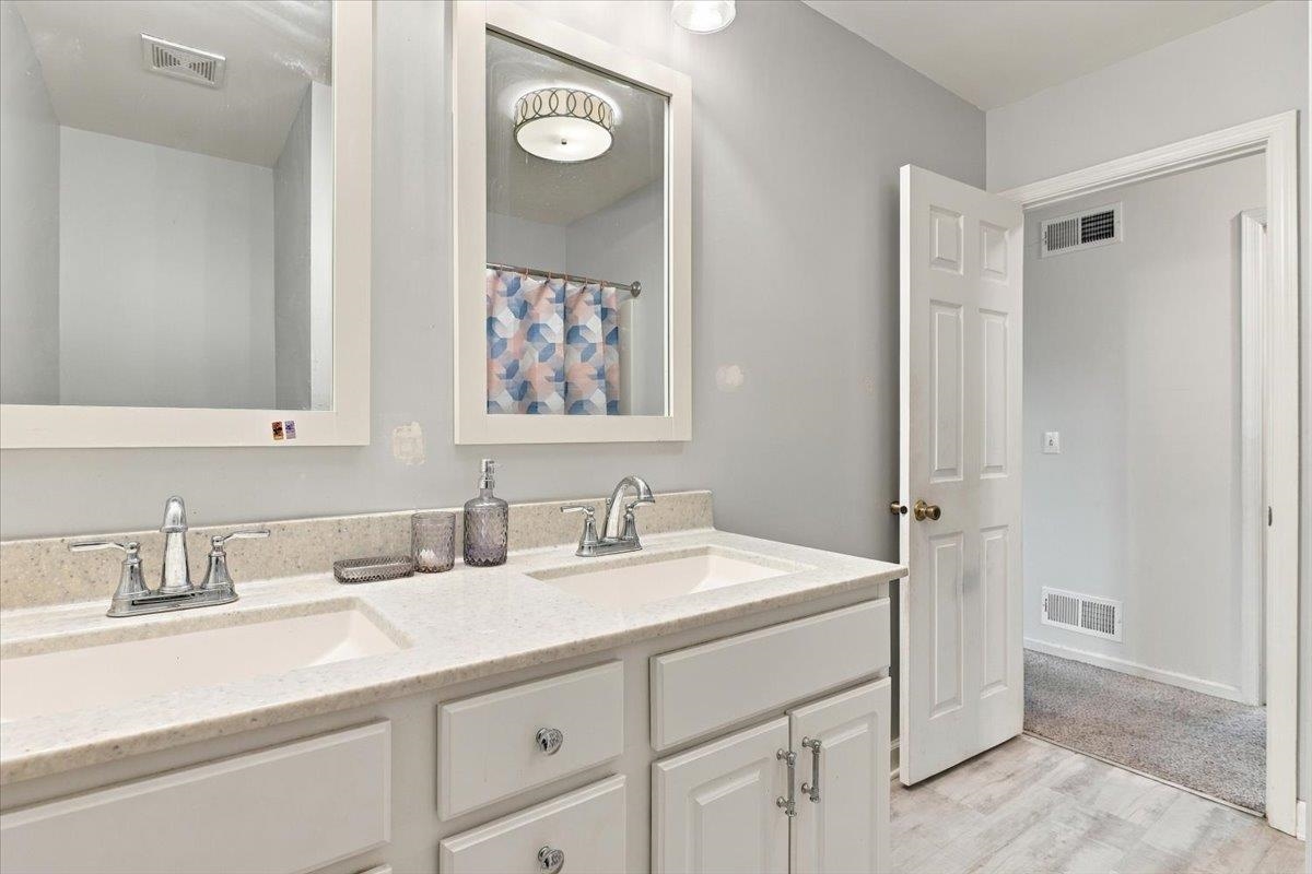 166 WESTHAMPTON CT, HARRISONBURG, Virginia 22801, 5 Bedrooms Bedrooms, ,2 BathroomsBathrooms,Residential,166 WESTHAMPTON CT,682998 MLS # 682998