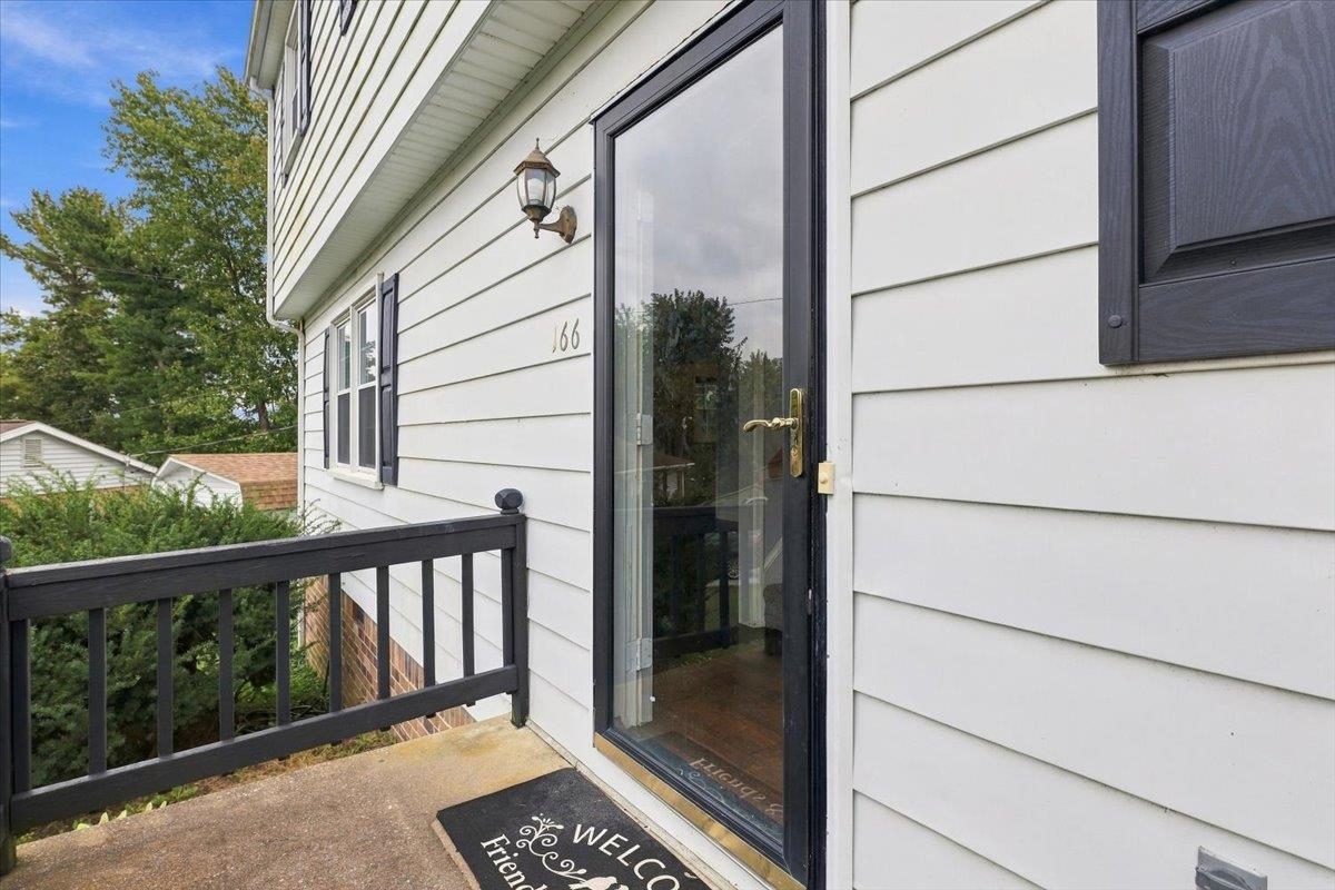 166 WESTHAMPTON CT, HARRISONBURG, Virginia 22801, 5 Bedrooms Bedrooms, ,2 BathroomsBathrooms,Residential,166 WESTHAMPTON CT,682998 MLS # 682998