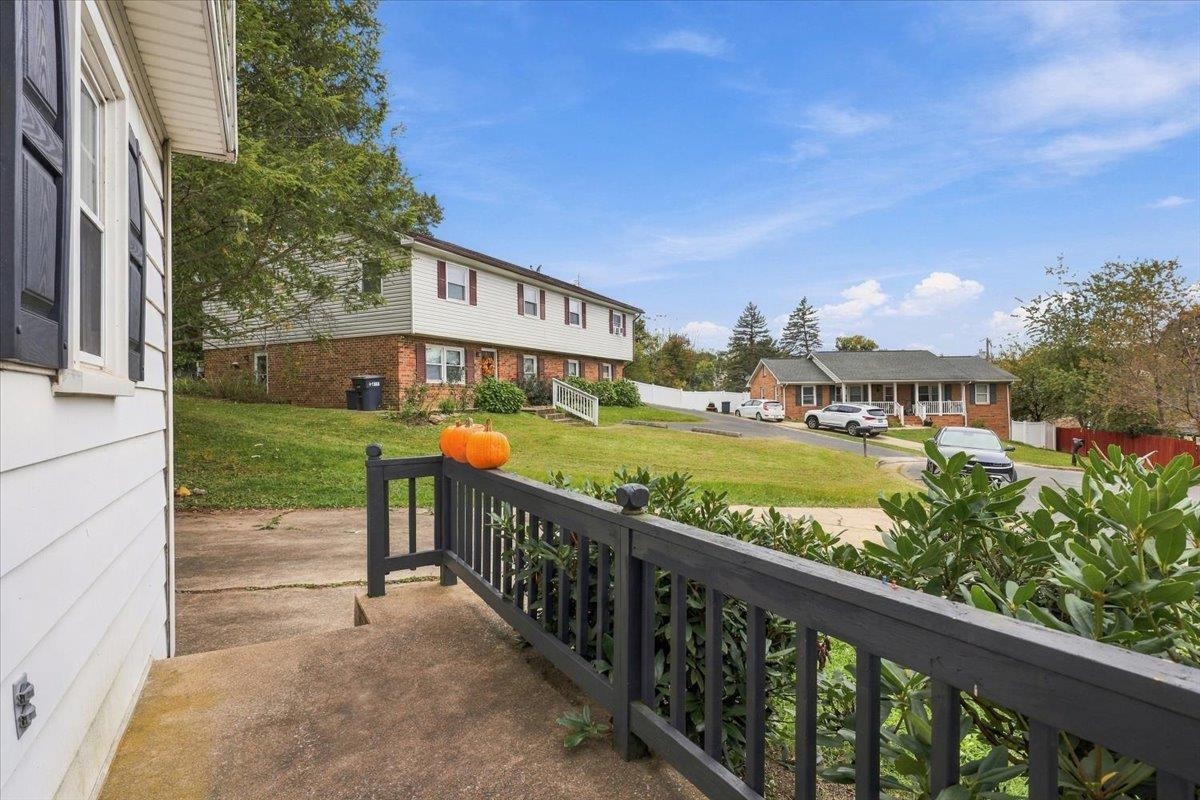 166 WESTHAMPTON CT, HARRISONBURG, Virginia 22801, 5 Bedrooms Bedrooms, ,2 BathroomsBathrooms,Residential,166 WESTHAMPTON CT,682998 MLS # 682998