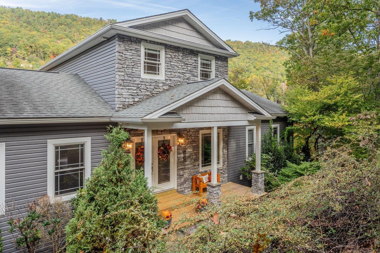4981 NICKLAUS LN, MCGAHEYSVILLE, Virginia 22840, 5 Bedrooms Bedrooms, ,3 BathroomsBathrooms,Residential,Enjoy the Views! 5BR Home Overlooking Golf Course ,4981 NICKLAUS LN,682949 MLS # 682949 4981 NICKLAUS LN, MCGAHEYSVILLE, Virginia 22840, 5 Bedrooms Bedrooms, ,3 BathroomsBathrooms,Residential,Enjoy the Views! 5BR Home Overlooking Golf Course ,4981 NICKLAUS LN,682949 MLS # 682949
