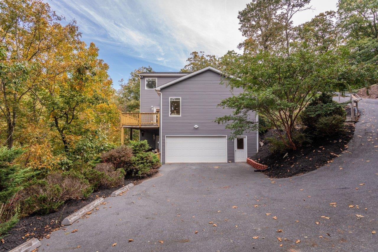 4981 NICKLAUS LN, MCGAHEYSVILLE, Virginia 22840, 5 Bedrooms Bedrooms, ,3 BathroomsBathrooms,Residential,Enjoy the Views! 5BR Home Overlooking Golf Course ,4981 NICKLAUS LN,682949 MLS # 682949 4981 NICKLAUS LN, MCGAHEYSVILLE, Virginia 22840, 5 Bedrooms Bedrooms, ,3 BathroomsBathrooms,Residential,Enjoy the Views! 5BR Home Overlooking Golf Course ,4981 NICKLAUS LN,682949 MLS # 682949