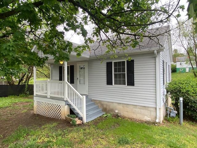 617 GRUBERT AVE, STAUNTON, Virginia 24401, 2 Bedrooms Bedrooms, ,1 BathroomBathrooms,Residential,617 GRUBERT AVE,682968 MLS # 682968 617 GRUBERT AVE, STAUNTON, Virginia 24401, 2 Bedrooms Bedrooms, ,1 BathroomBathrooms,Residential,617 GRUBERT AVE,682968 MLS # 682968