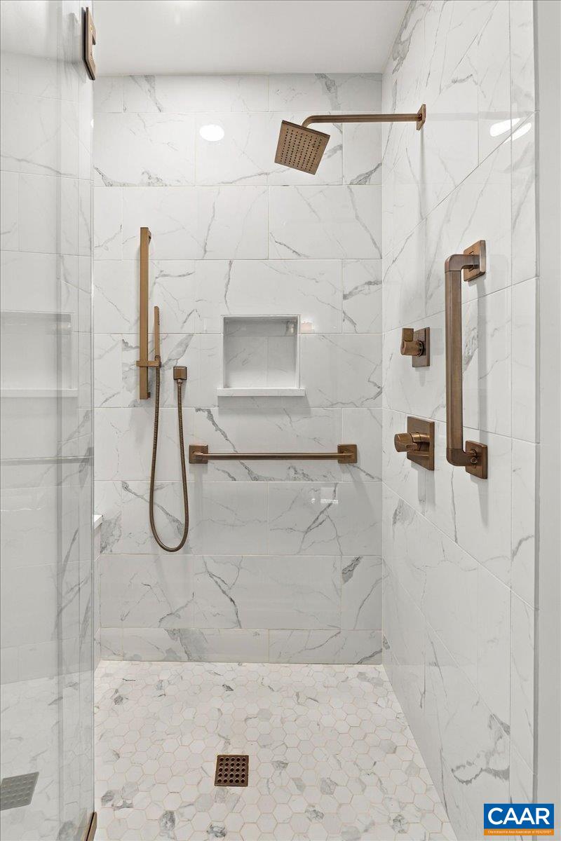 Curbless entry shower Curbless entry shower